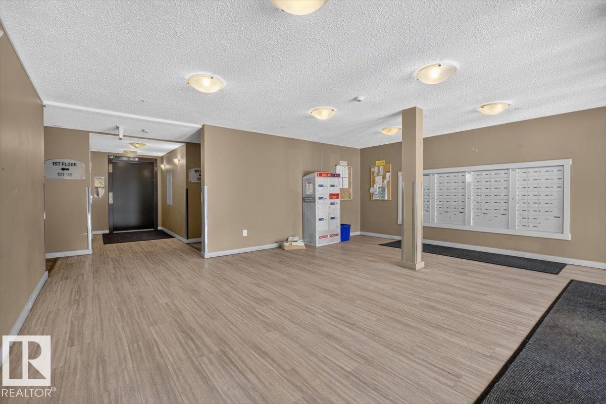 #204 18126 77 St Nw, Edmonton, AB - Indoor Photo Showing Other Room