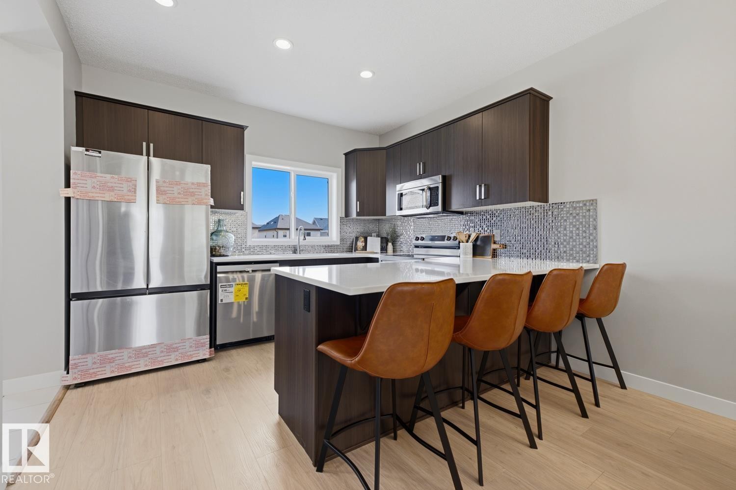 17677 60A Street Nw, Edmonton, AB - Indoor Photo Showing Kitchen With Stainless Steel Kitchen