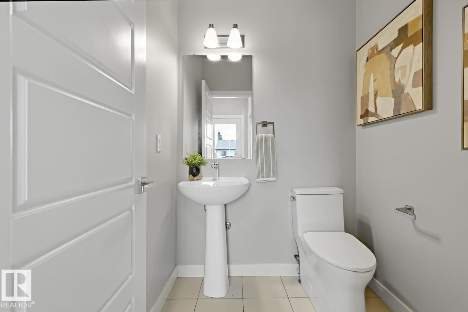 17677 60A Street Nw, Edmonton, AB - Indoor Photo Showing Bathroom