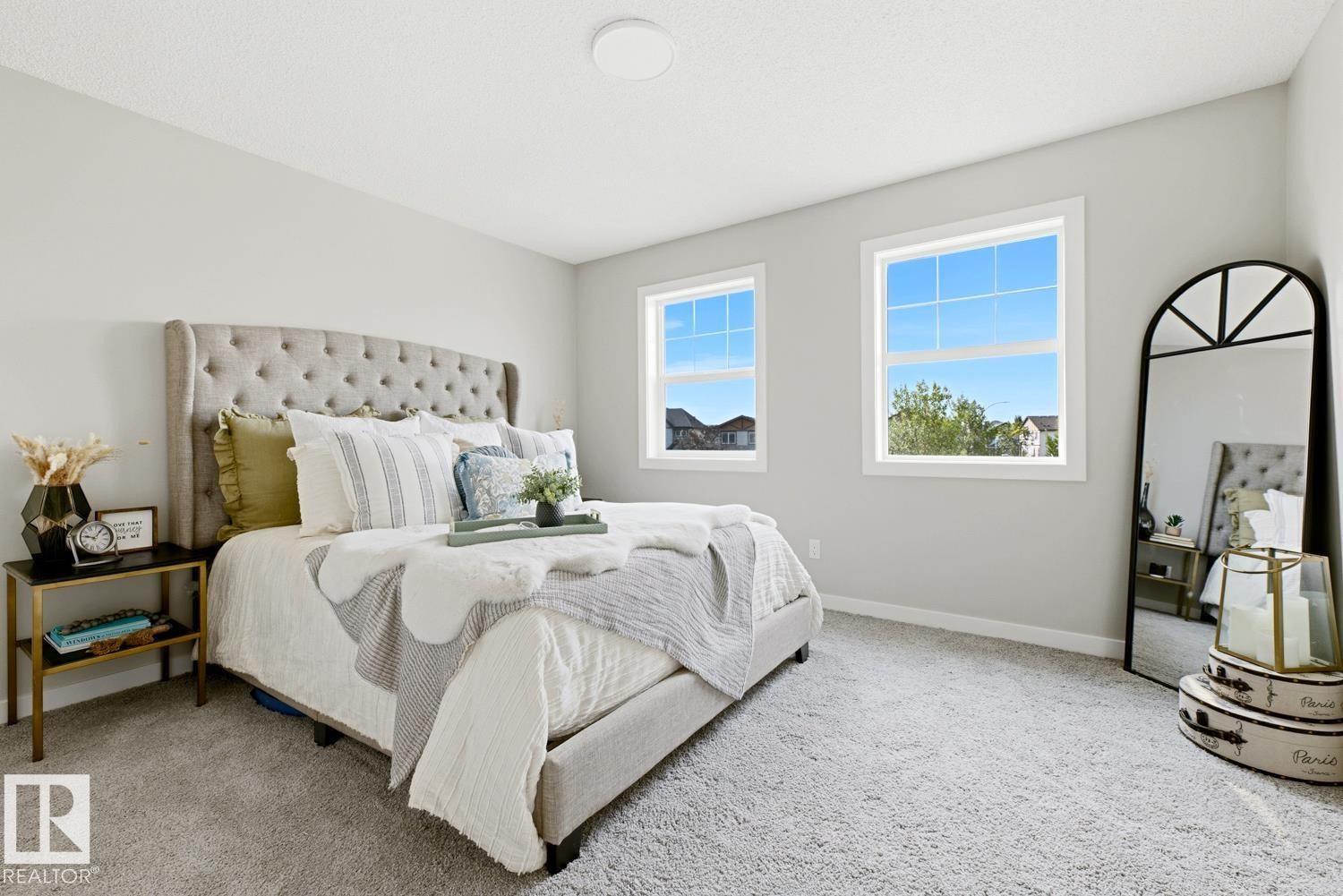 17677 60A Street Nw, Edmonton, AB - Indoor Photo Showing Bedroom