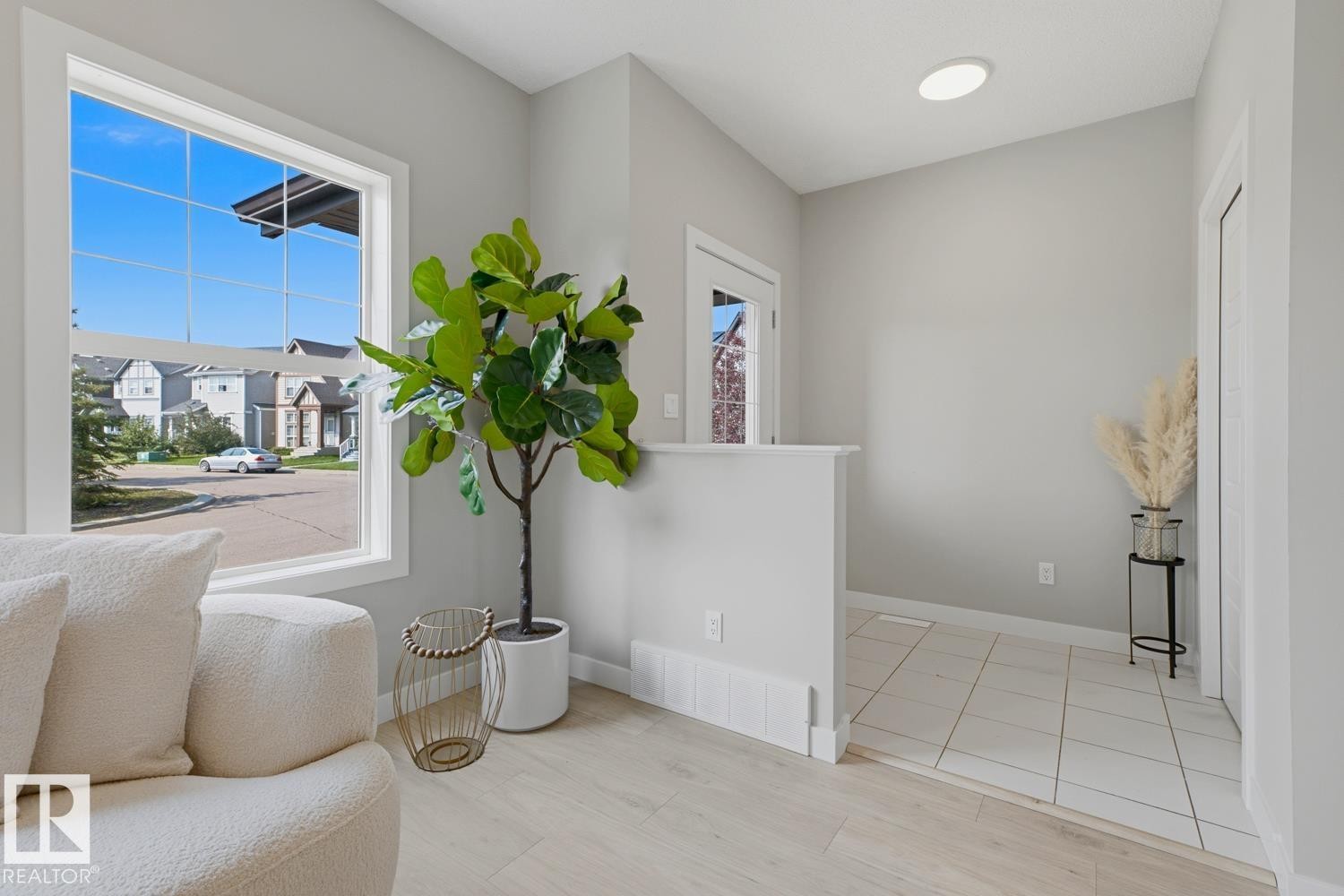 17677 60A Street Nw, Edmonton, AB - Indoor Photo Showing Other Room