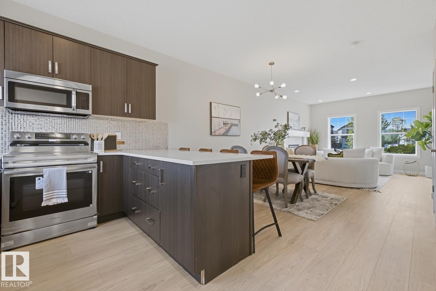 17677 60A Street Nw, Edmonton, AB - Indoor Photo Showing Kitchen