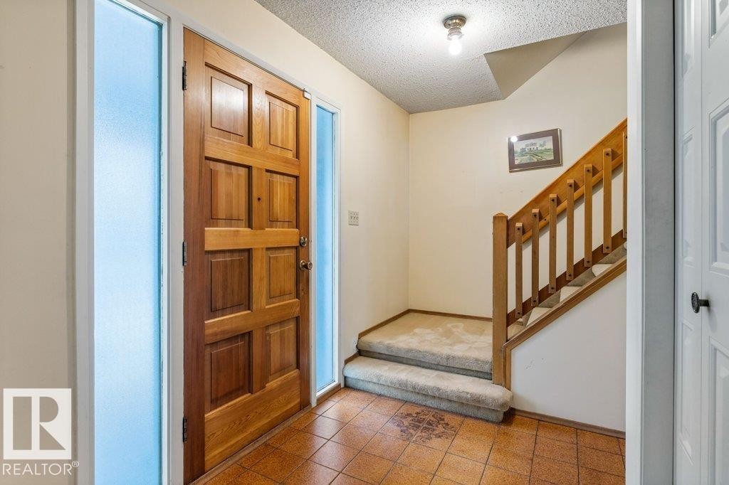11113 173A Avenue Nw, Edmonton, AB - Indoor Photo Showing Other Room