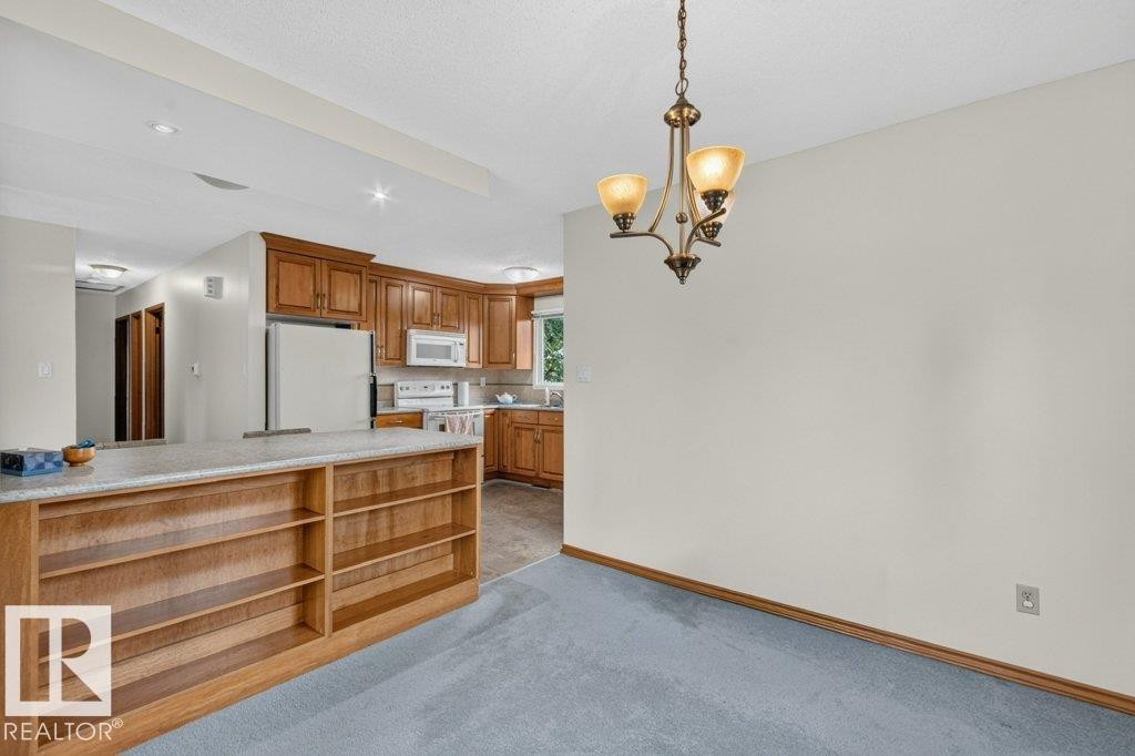 10423 33 Avenue Nw, Edmonton, AB