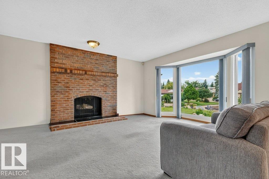 10423 33 Avenue Nw, Edmonton, AB