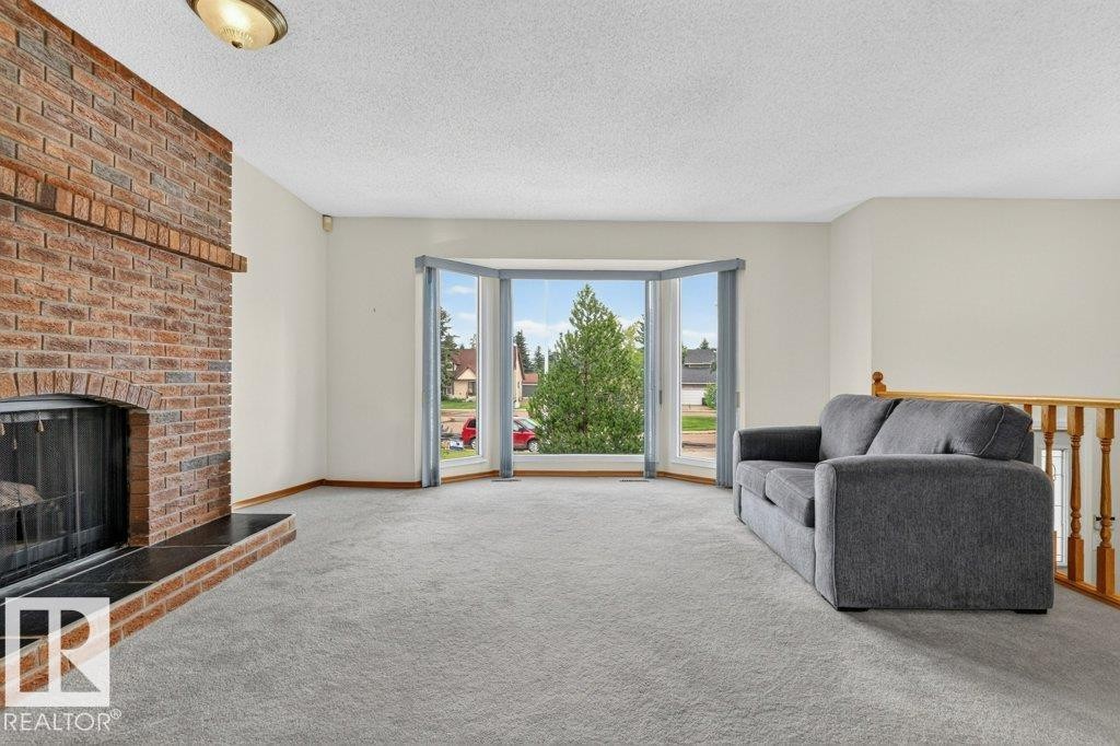 10423 33 Avenue Nw, Edmonton, AB