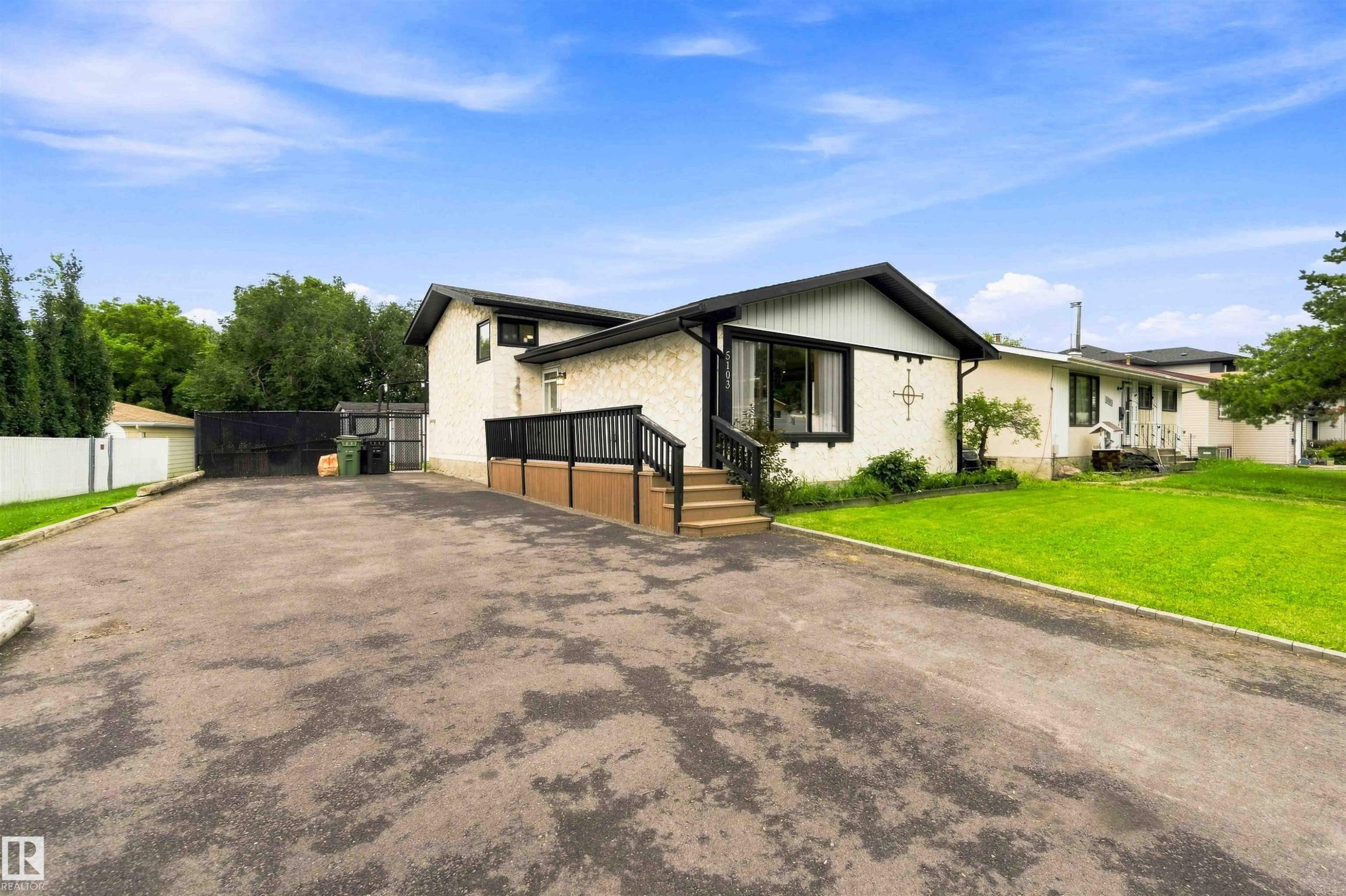 5103 57 Avenue, Leduc, AB - Outdoor