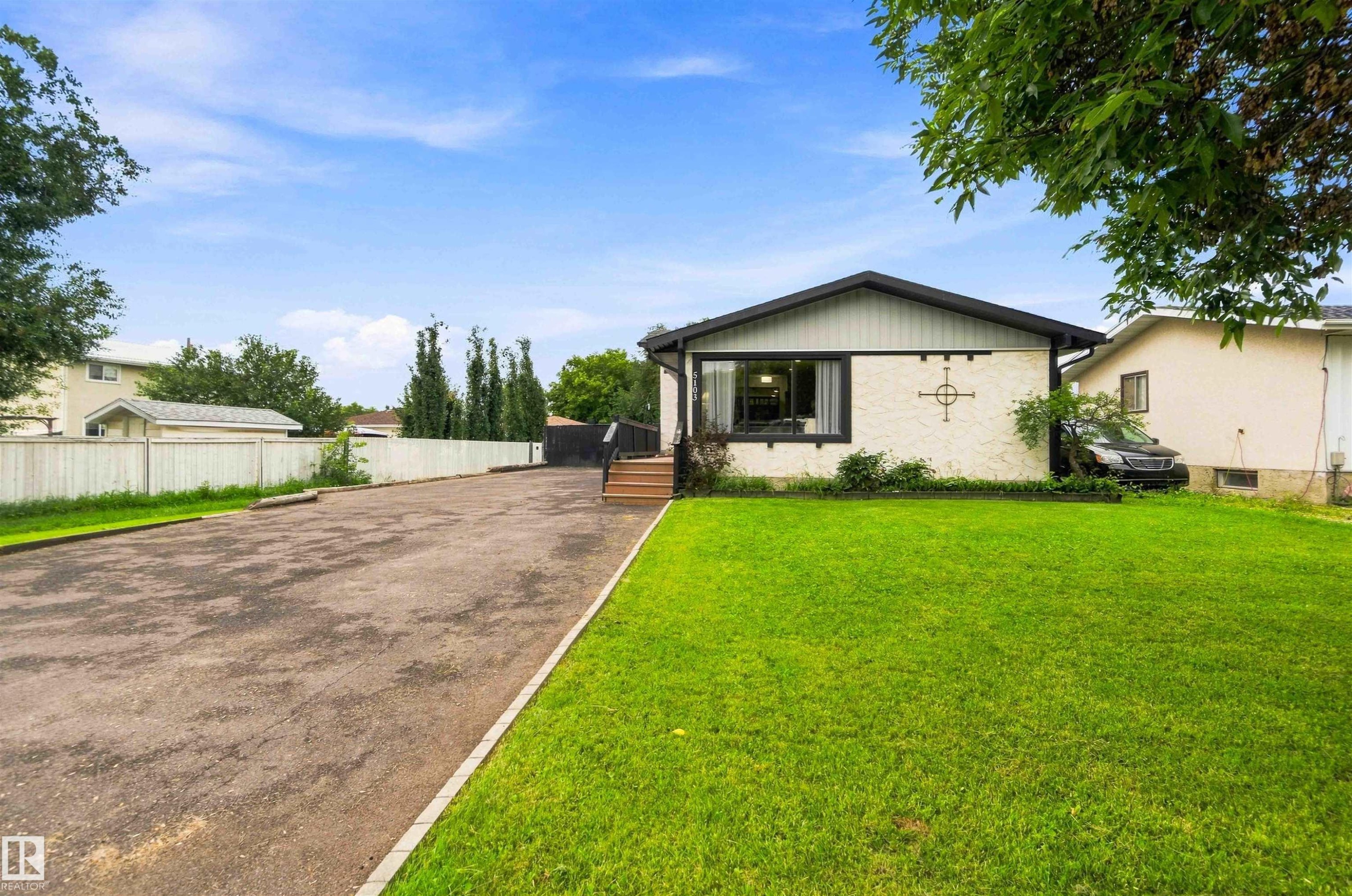5103 57 Avenue, Leduc, AB - Outdoor