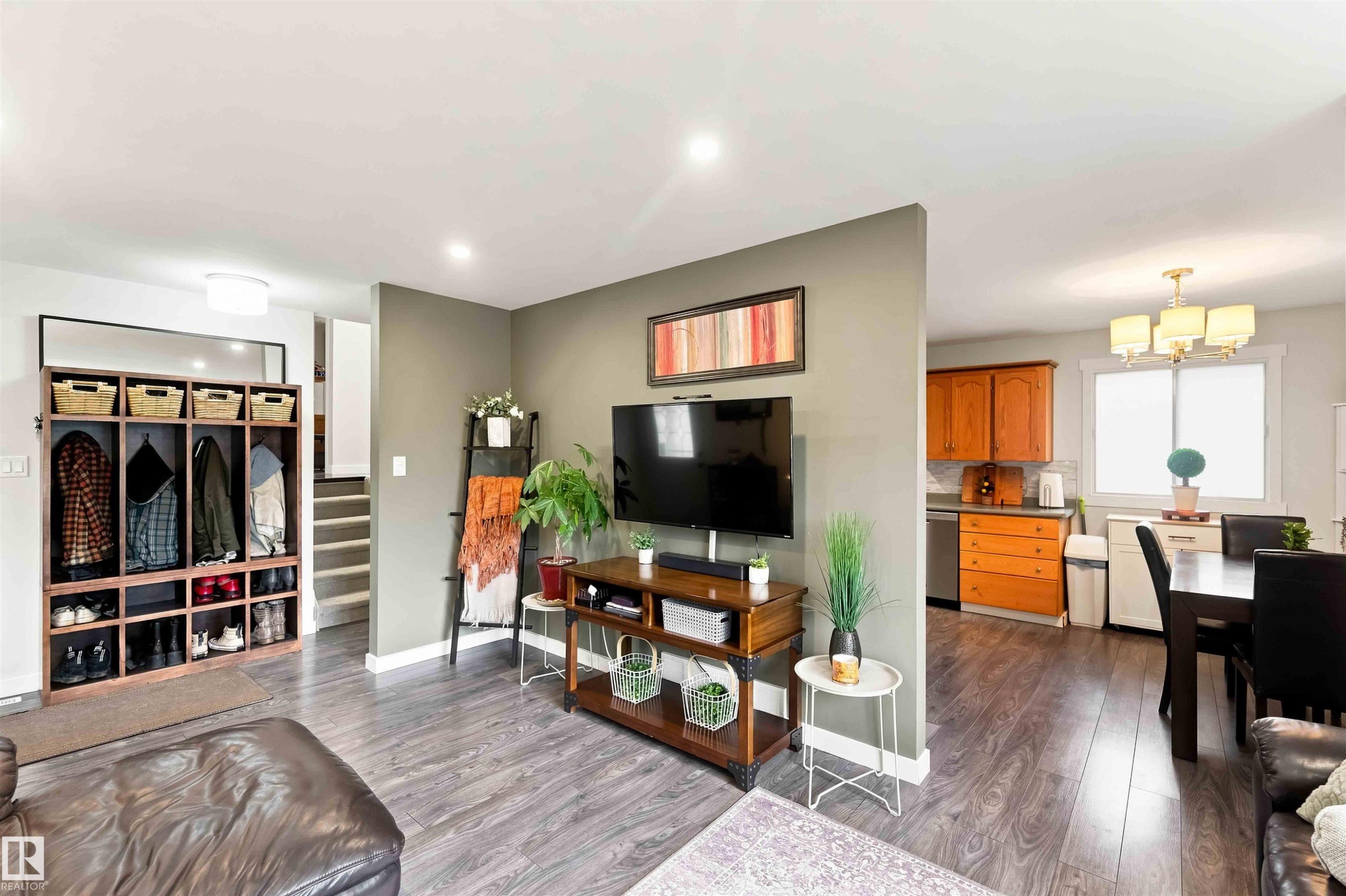 5103 57 Avenue, Leduc, AB - Indoor