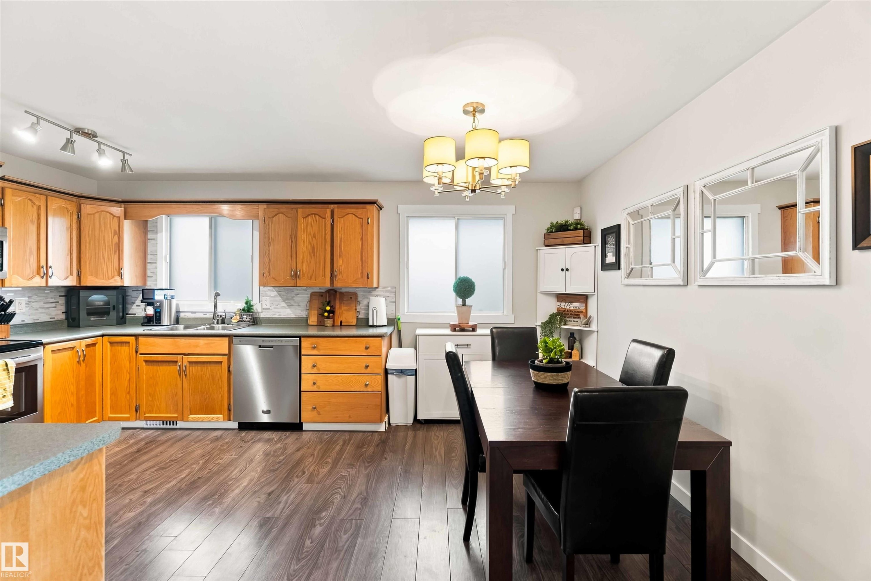5103 57 Avenue, Leduc, AB - Indoor