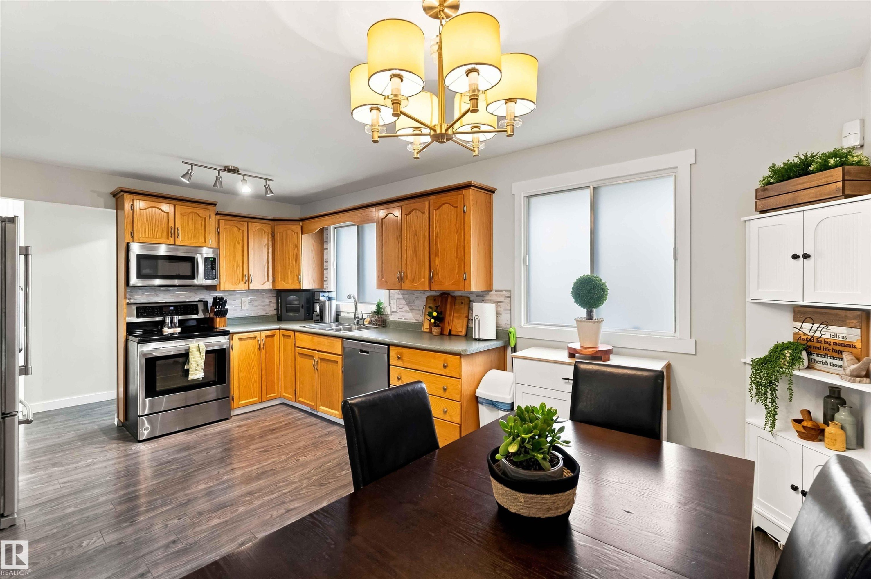 5103 57 Avenue, Leduc, AB - Indoor