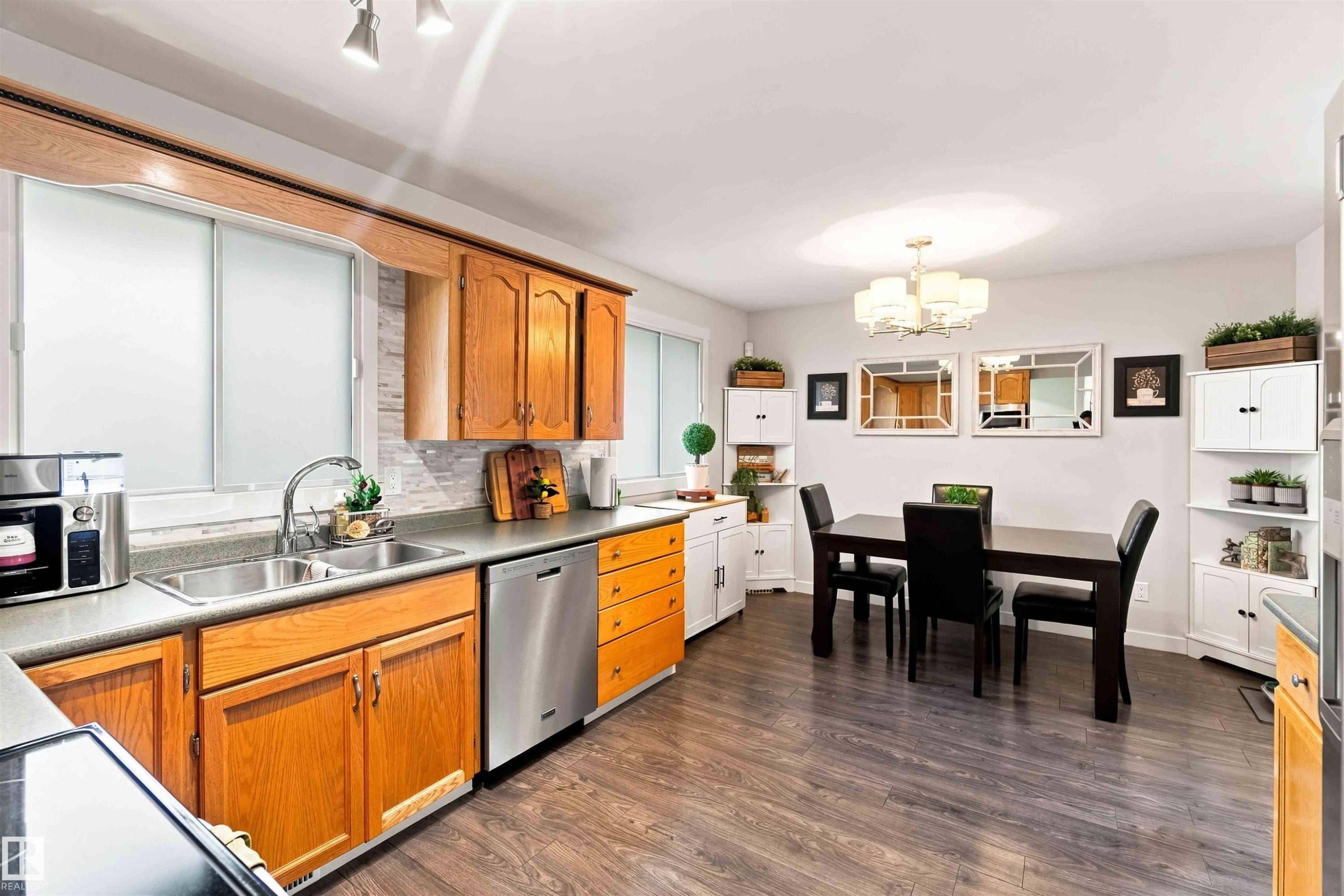 5103 57 Avenue, Leduc, AB - Indoor