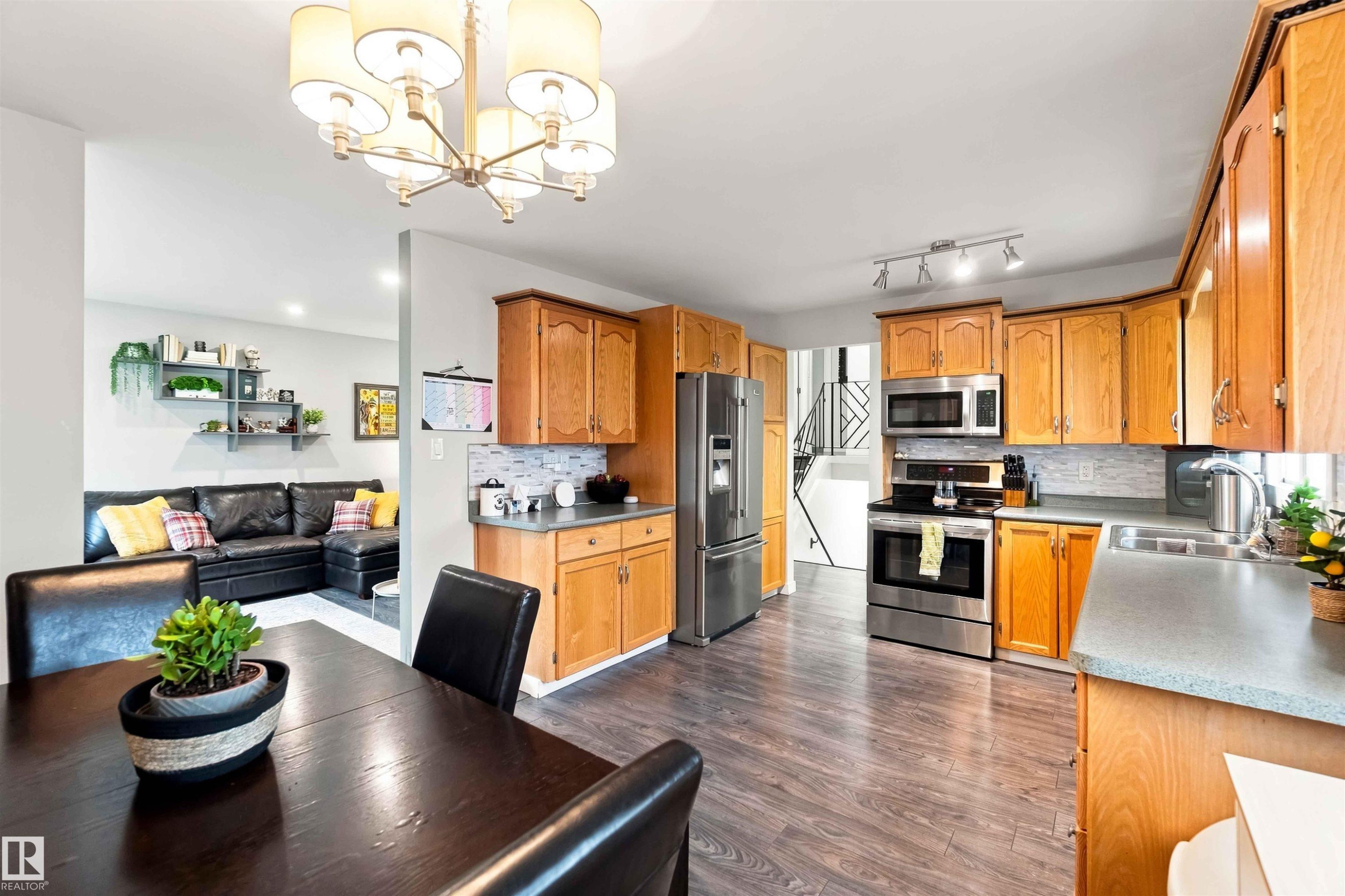 5103 57 Avenue, Leduc, AB - Indoor Photo Showing Kitchen With Stainless Steel Kitchen