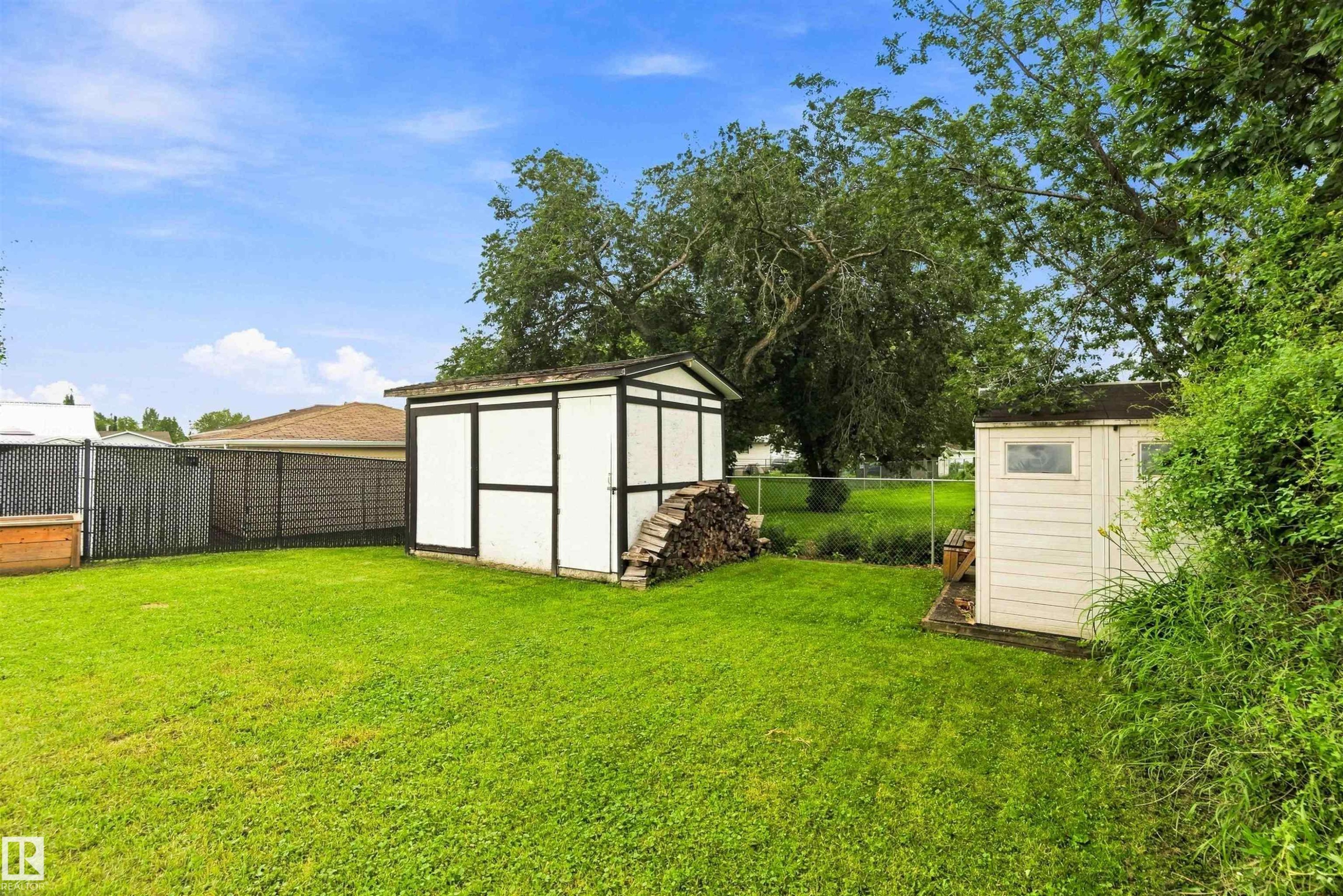 5103 57 Avenue, Leduc, AB - Outdoor