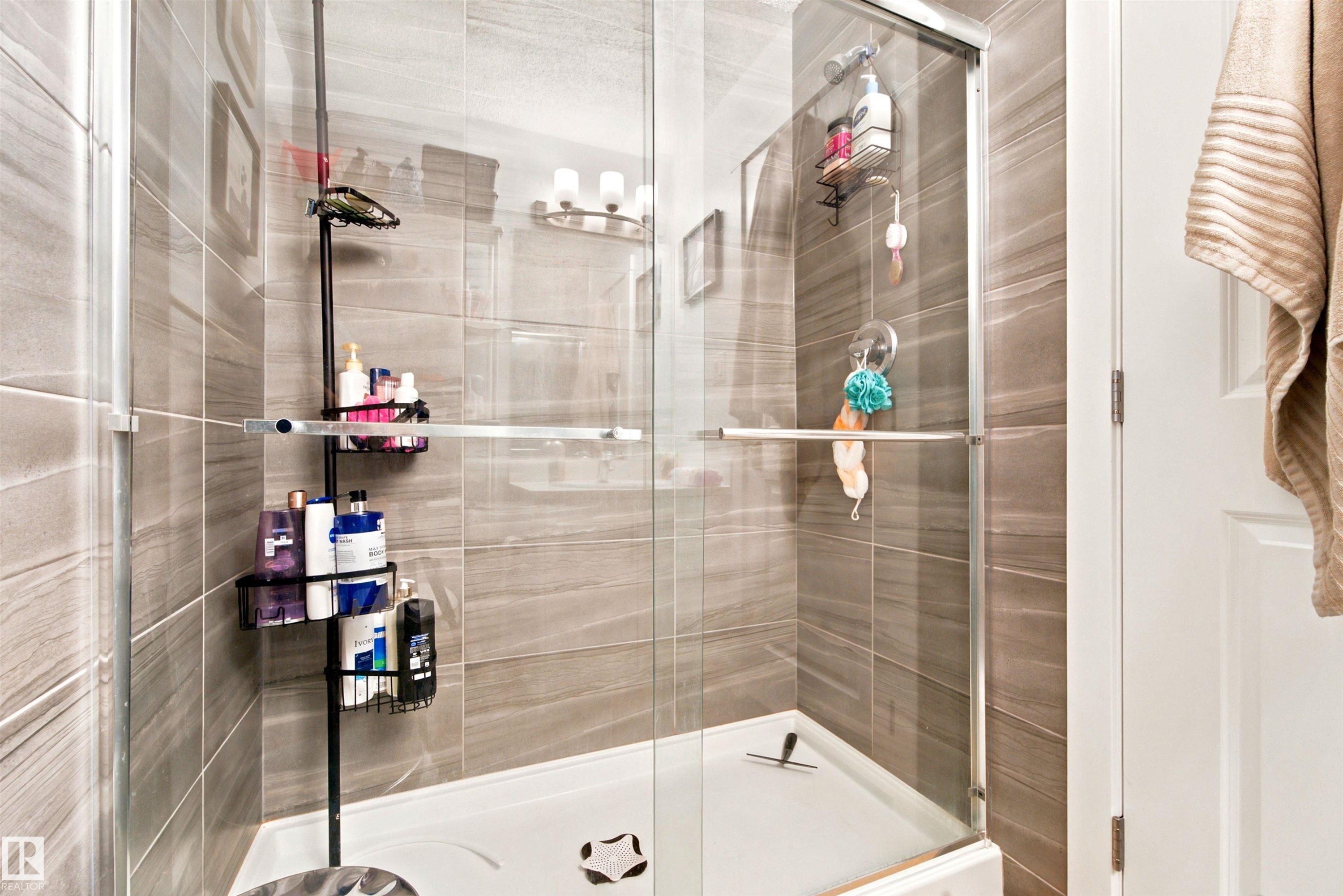 #64 655 Watt Bv Sw, Edmonton, AB - Indoor Photo Showing Bathroom