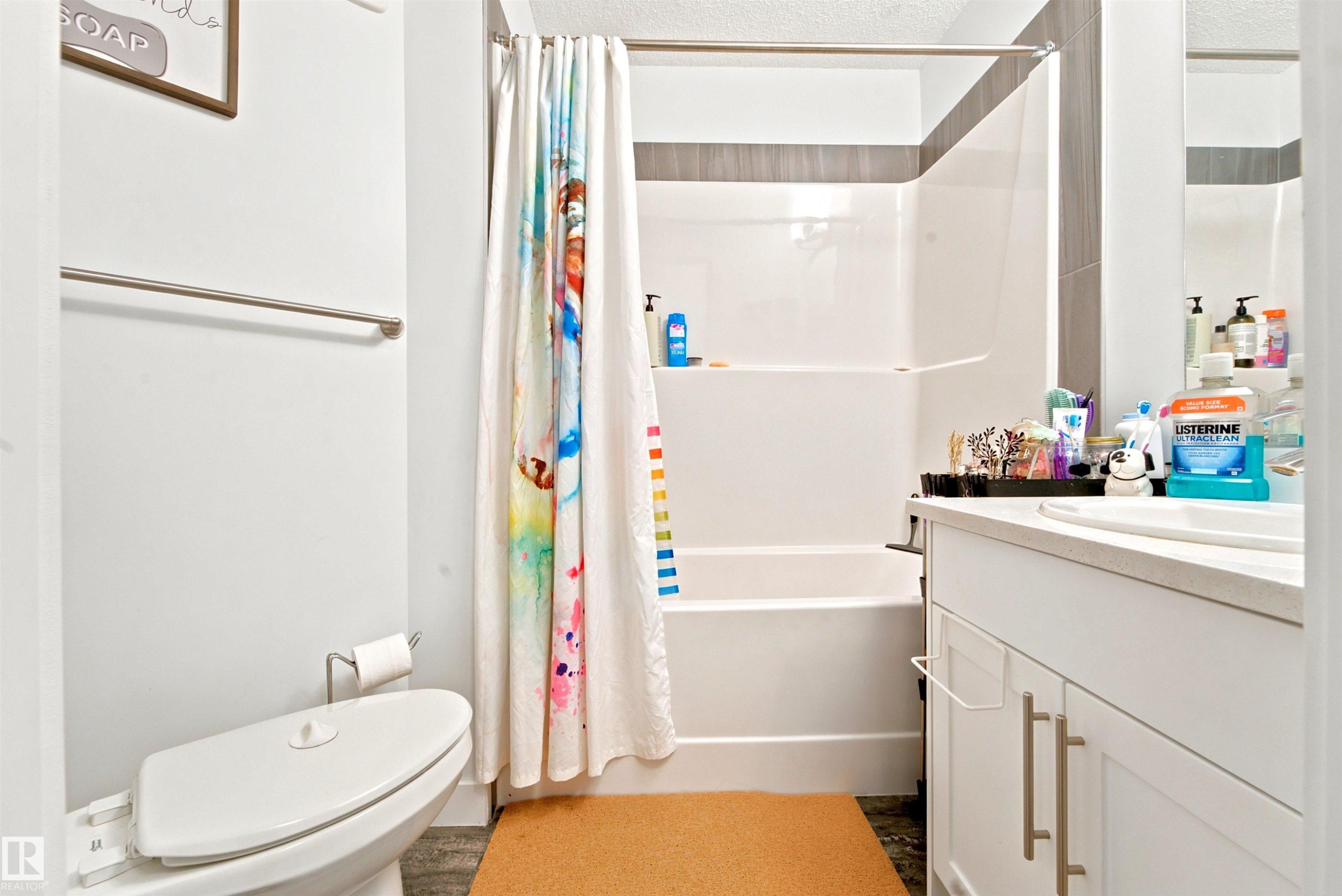 #64 655 Watt Bv Sw, Edmonton, AB - Indoor Photo Showing Bathroom