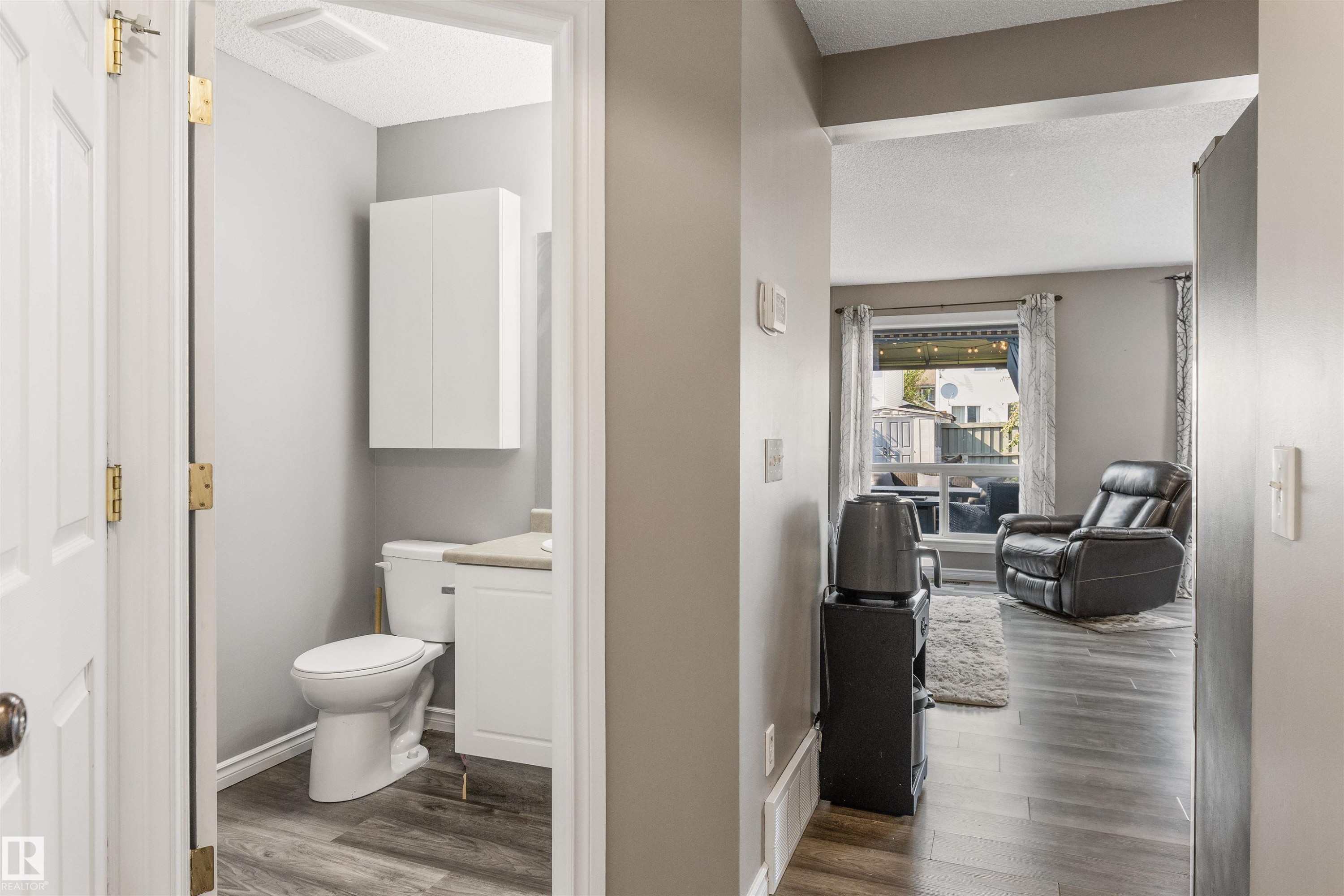 20032 53A Avenue Nw, Edmonton, AB - Indoor Photo Showing Bathroom