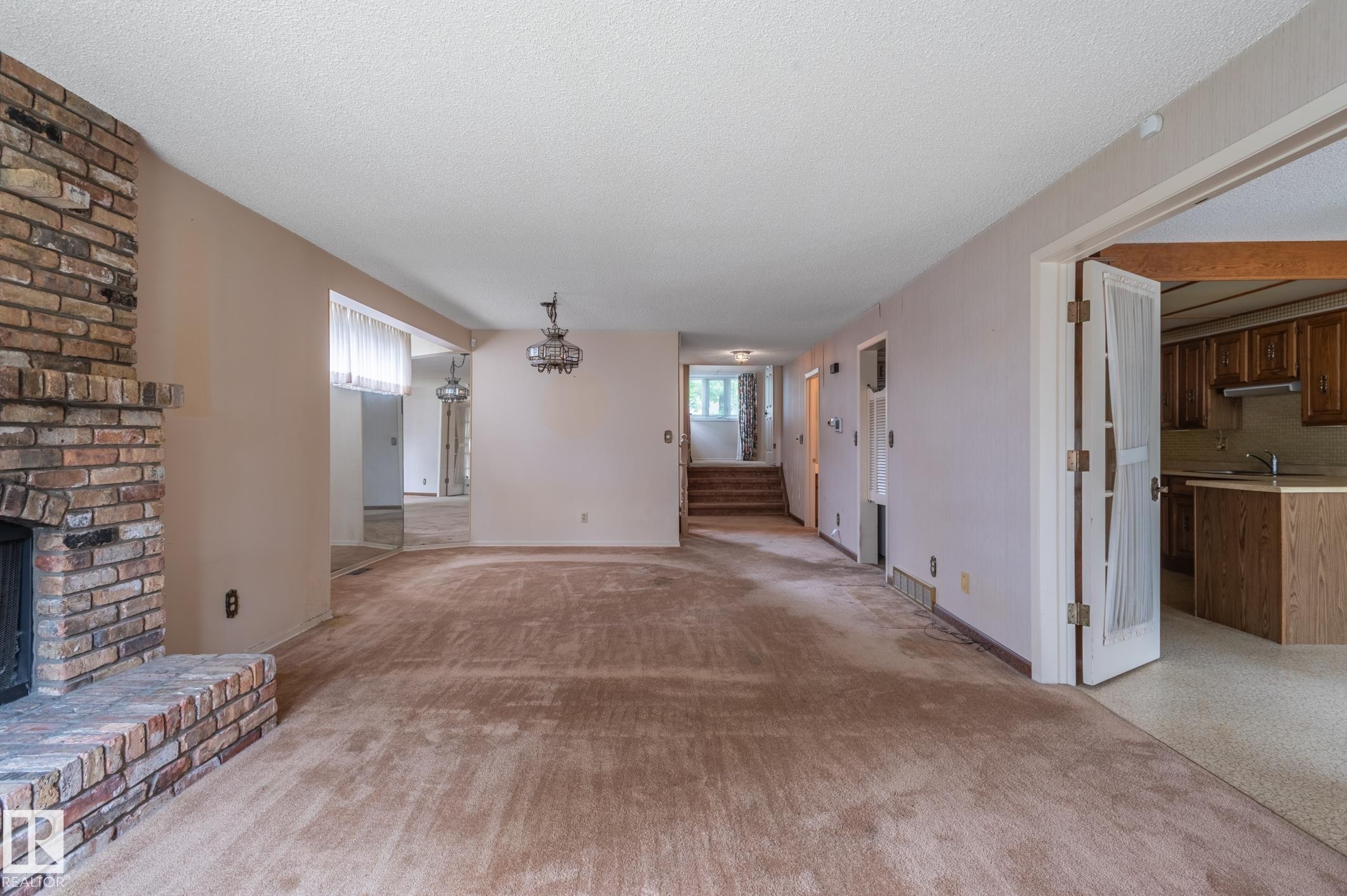 33 Whiteoaks Estates, St. Albert, AB - Indoor With Fireplace