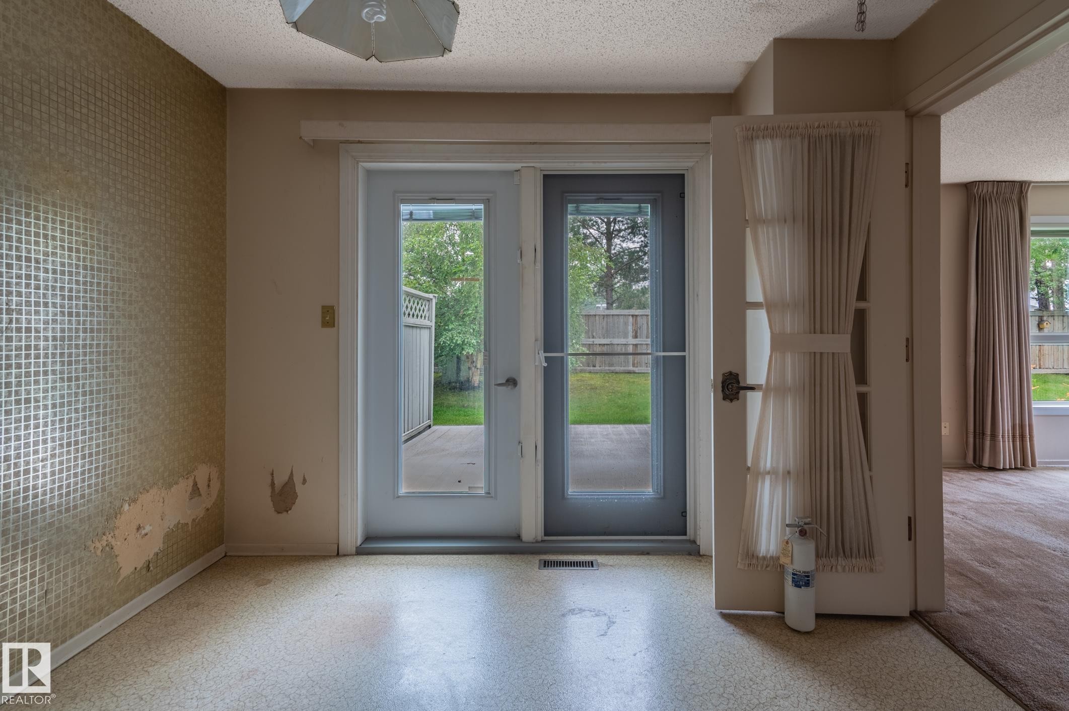 33 Whiteoaks Estates, St. Albert, AB - Indoor Photo Showing Other Room
