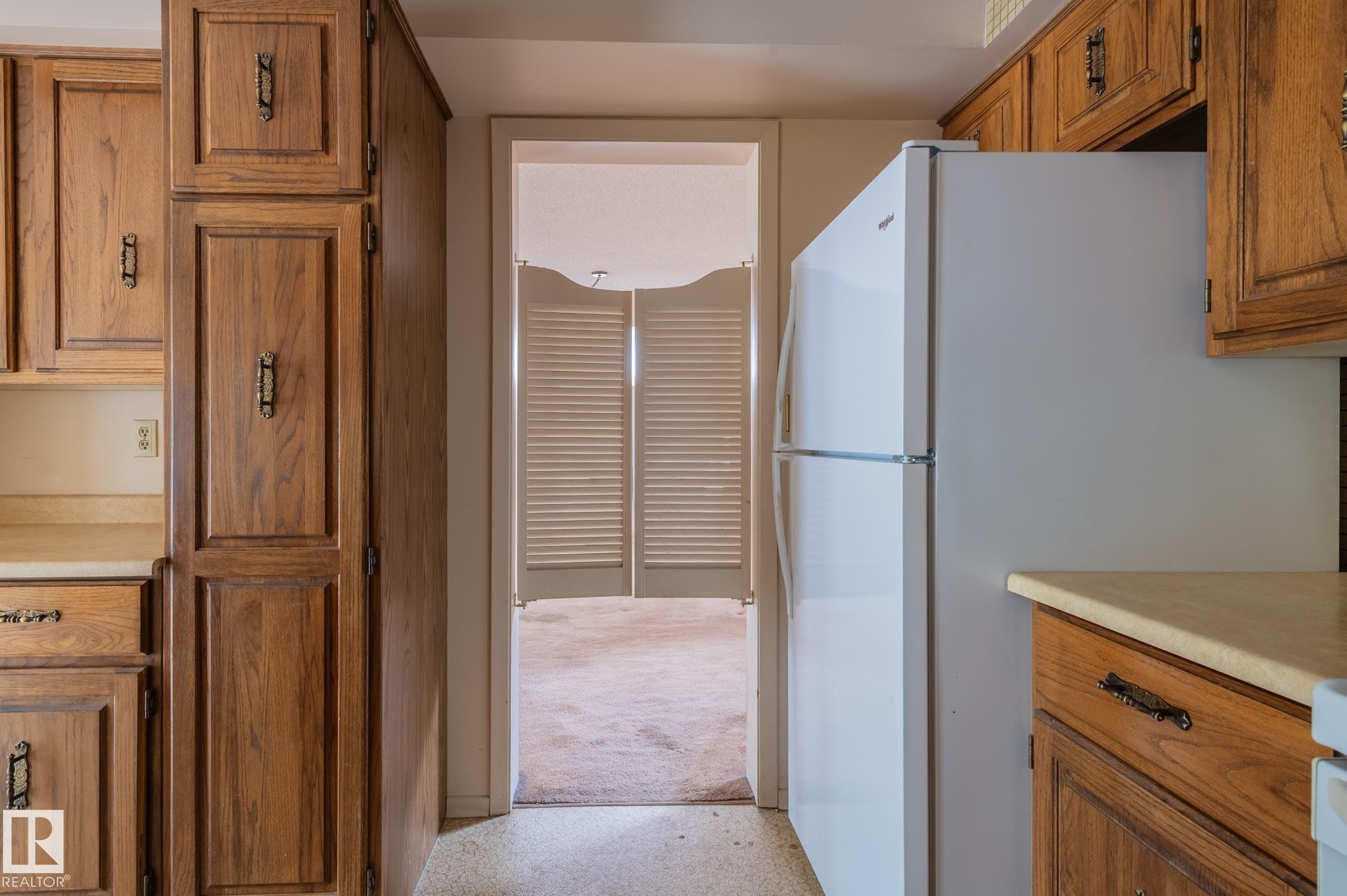33 Whiteoaks Estates, St. Albert, AB - Indoor Photo Showing Kitchen