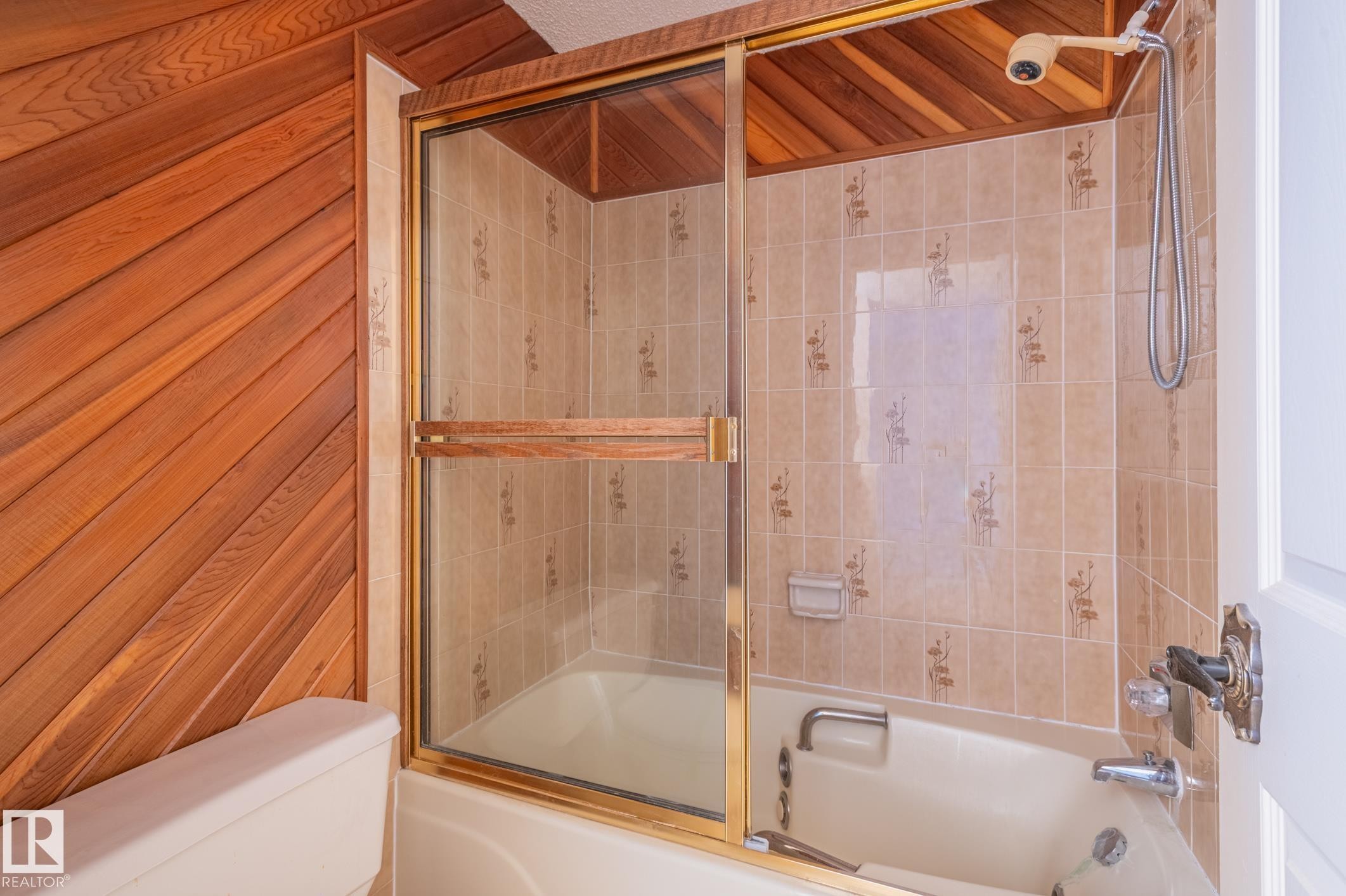 33 Whiteoaks Estates, St. Albert, AB - Indoor Photo Showing Bathroom