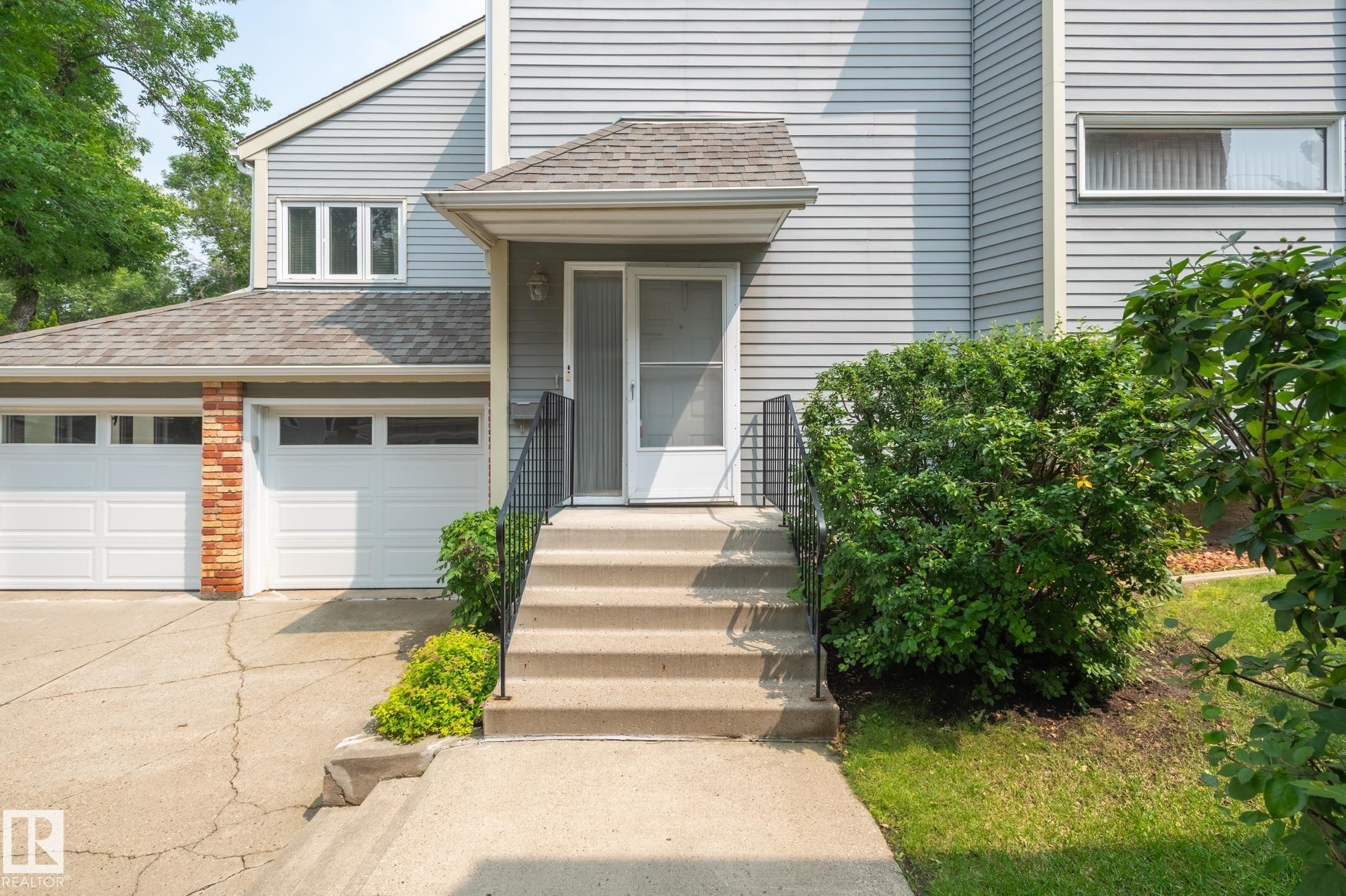 33 Whiteoaks Estates, St. Albert, AB - Outdoor