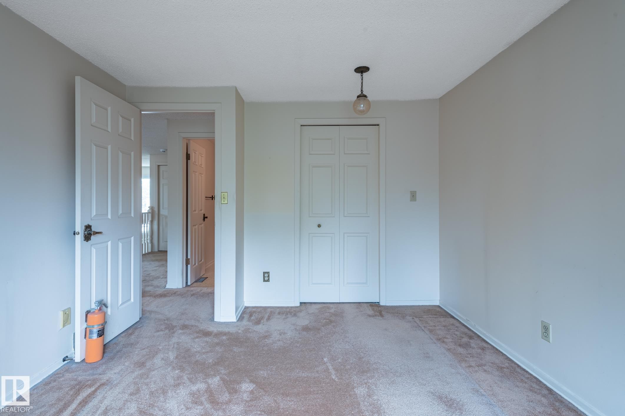 33 Whiteoaks Estates, St. Albert, AB - Indoor Photo Showing Other Room