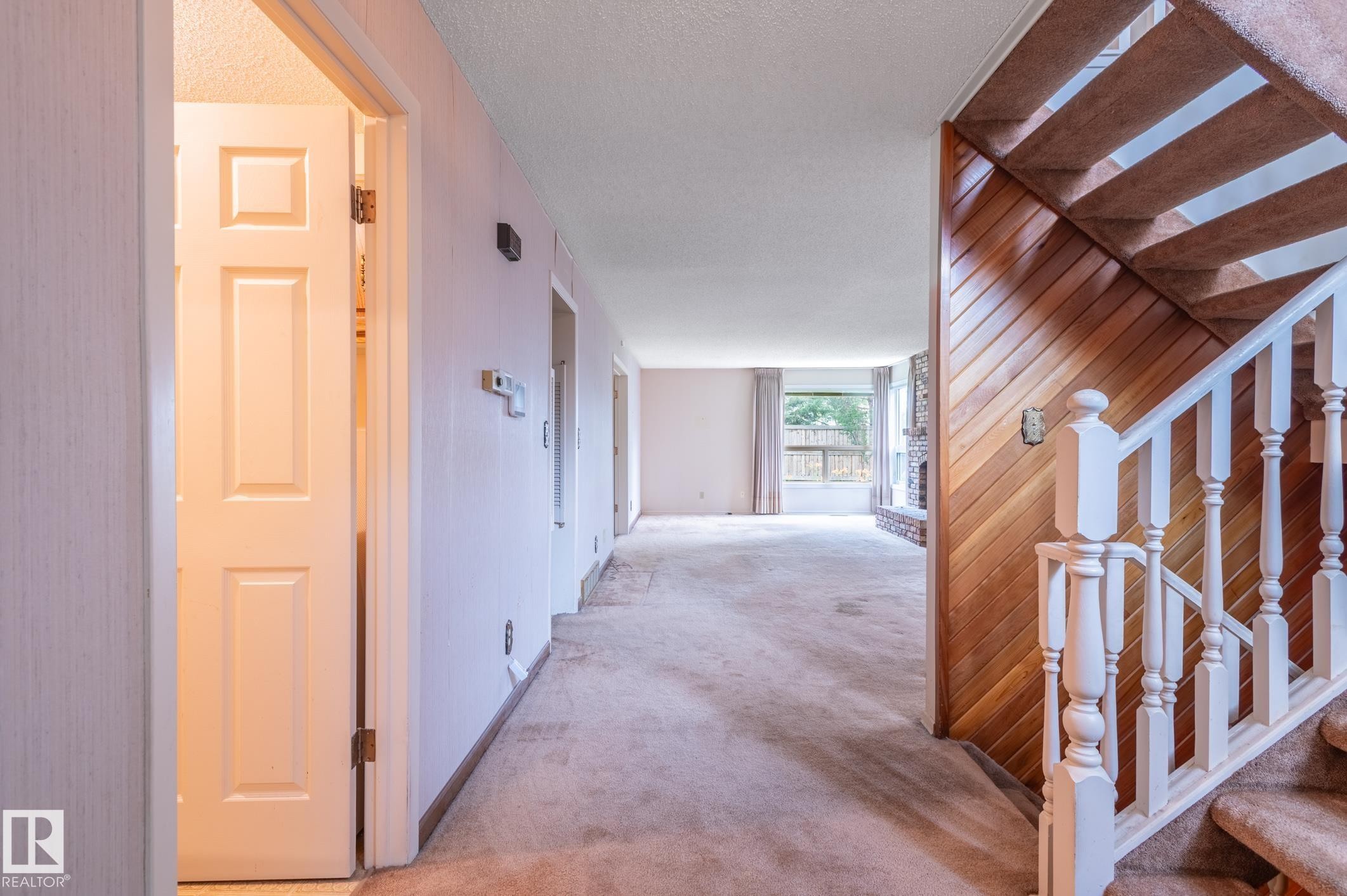 33 Whiteoaks Estates, St. Albert, AB - Indoor Photo Showing Other Room