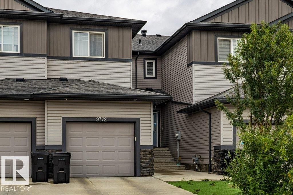 9372 Cooper Bend Sw, Edmonton, AB - Outdoor