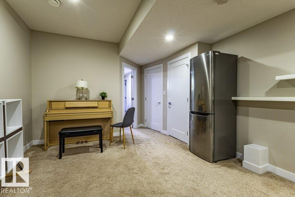 9372 Cooper Bend Sw, Edmonton, AB - Indoor Photo Showing Other Room