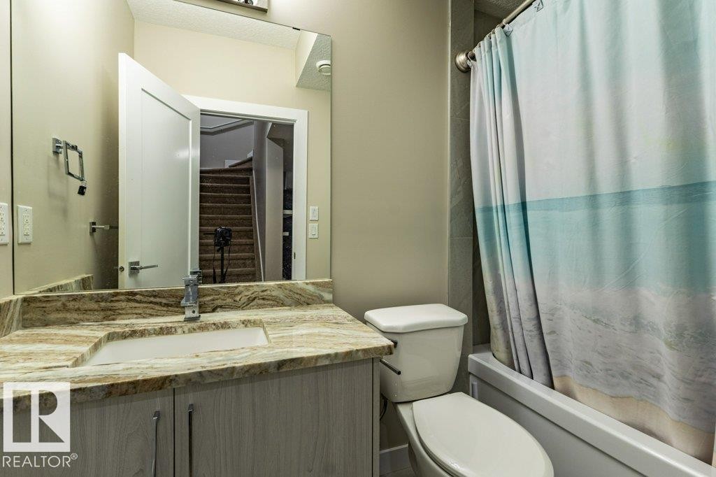 9372 Cooper Bend Sw, Edmonton, AB - Indoor Photo Showing Bathroom