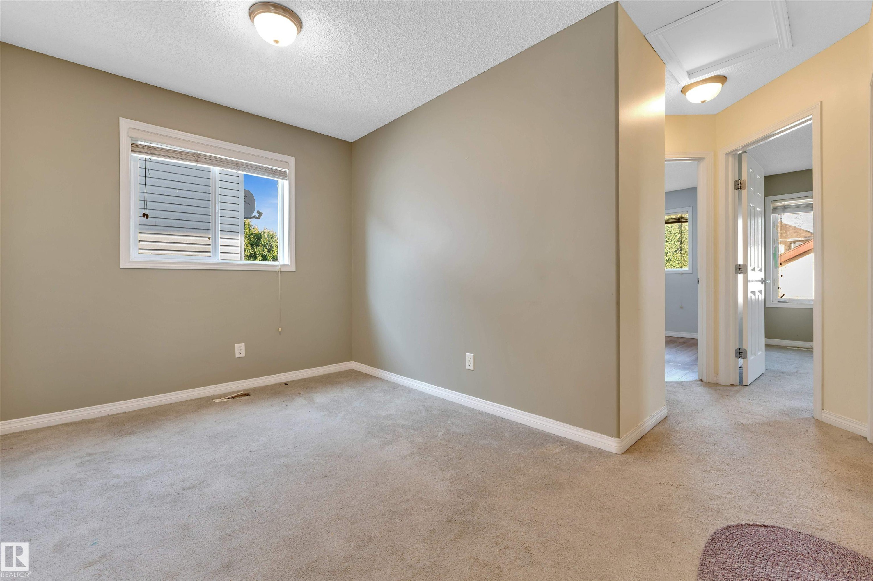 613 83 Street Sw, Edmonton, AB - Indoor Photo Showing Other Room