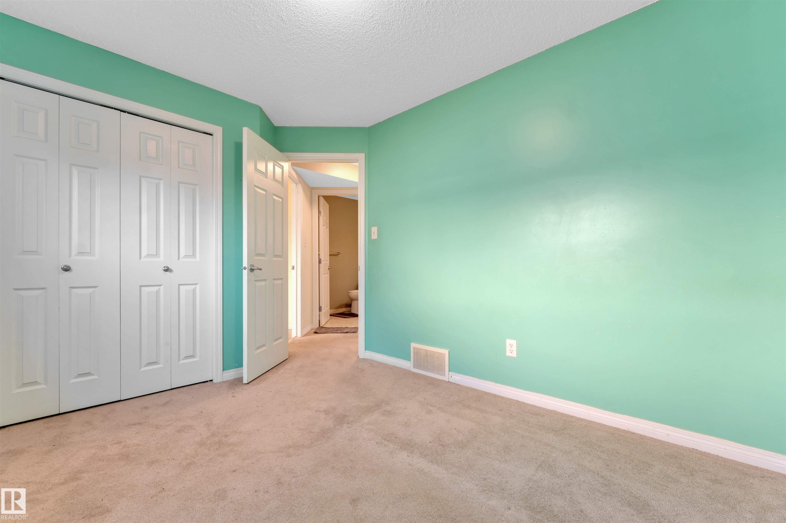 613 83 Street Sw, Edmonton, AB - Indoor