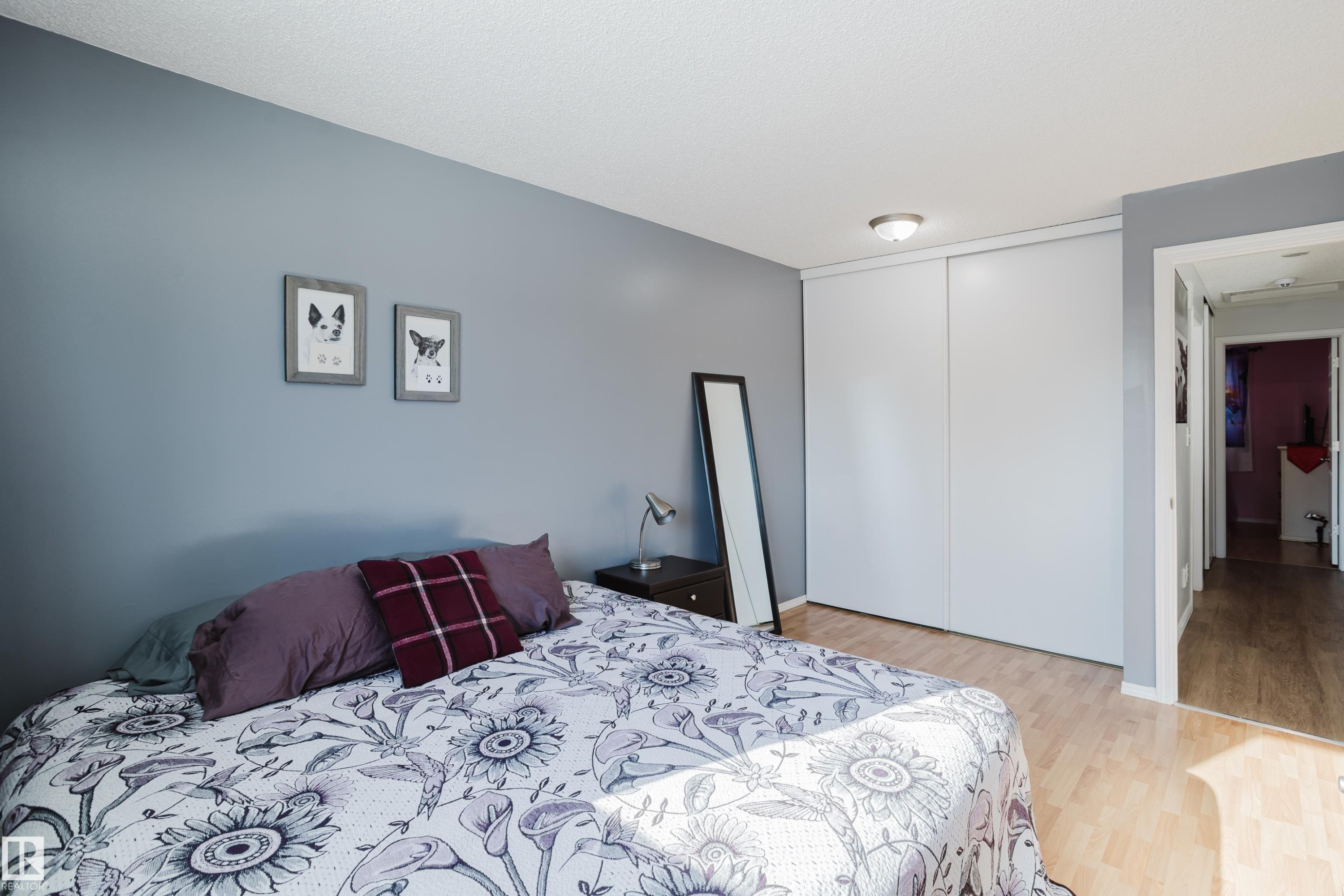 6 Kiniski Crescent Nw, Edmonton, AB - Indoor Photo Showing Bedroom