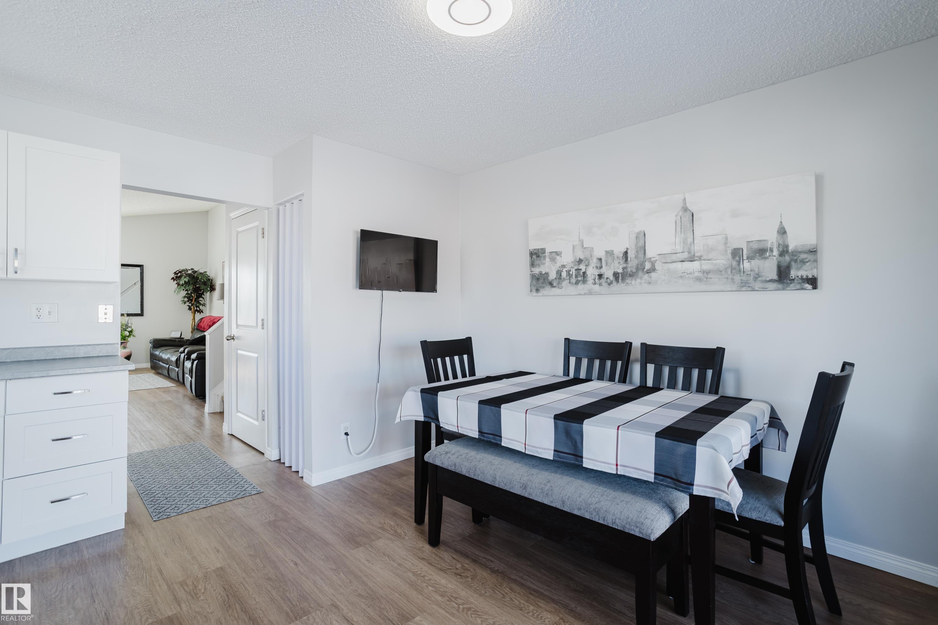 6 Kiniski Crescent Nw, Edmonton, AB - Indoor