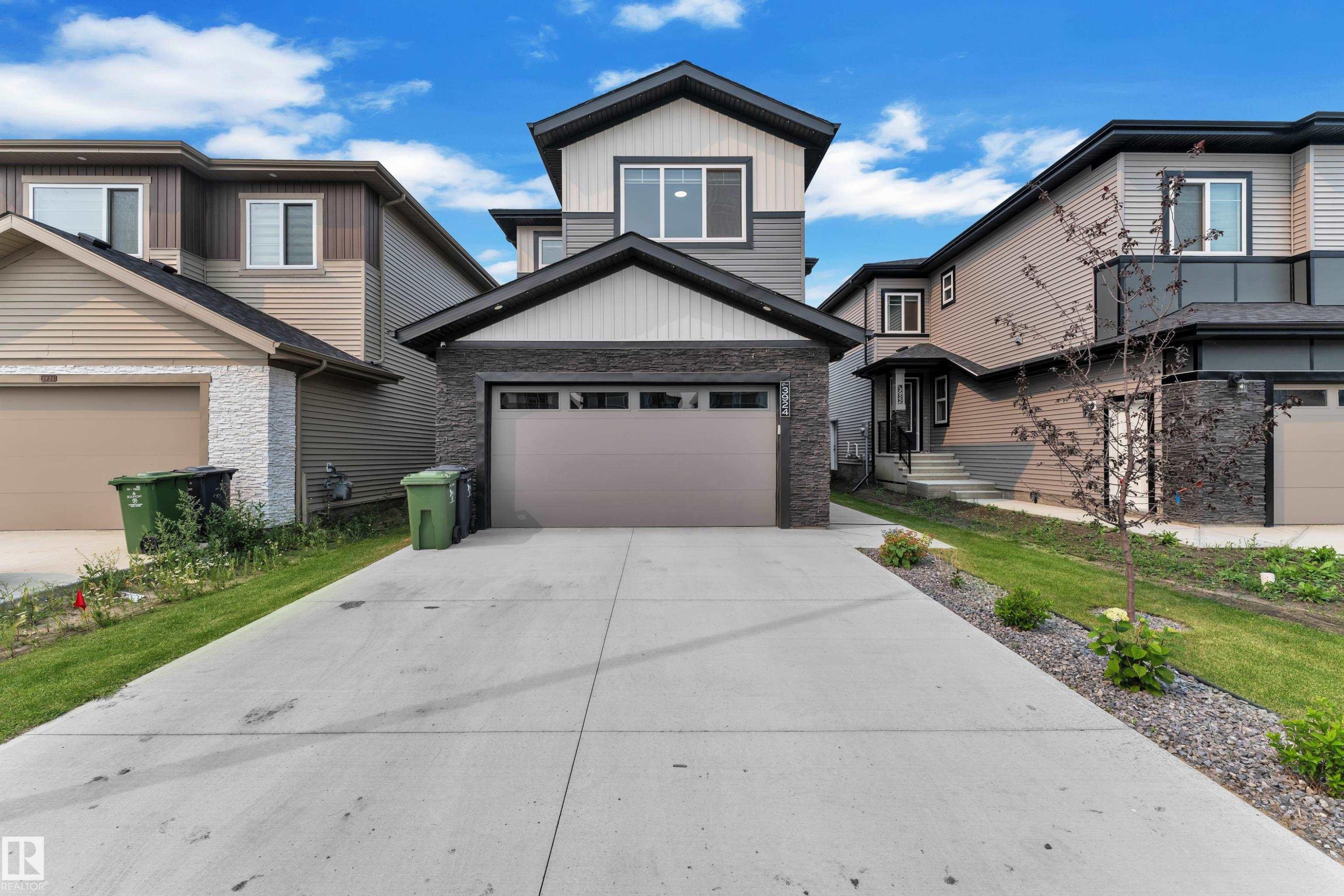 3924 41 Avenue, Beaumont, AB - Outdoor With Facade