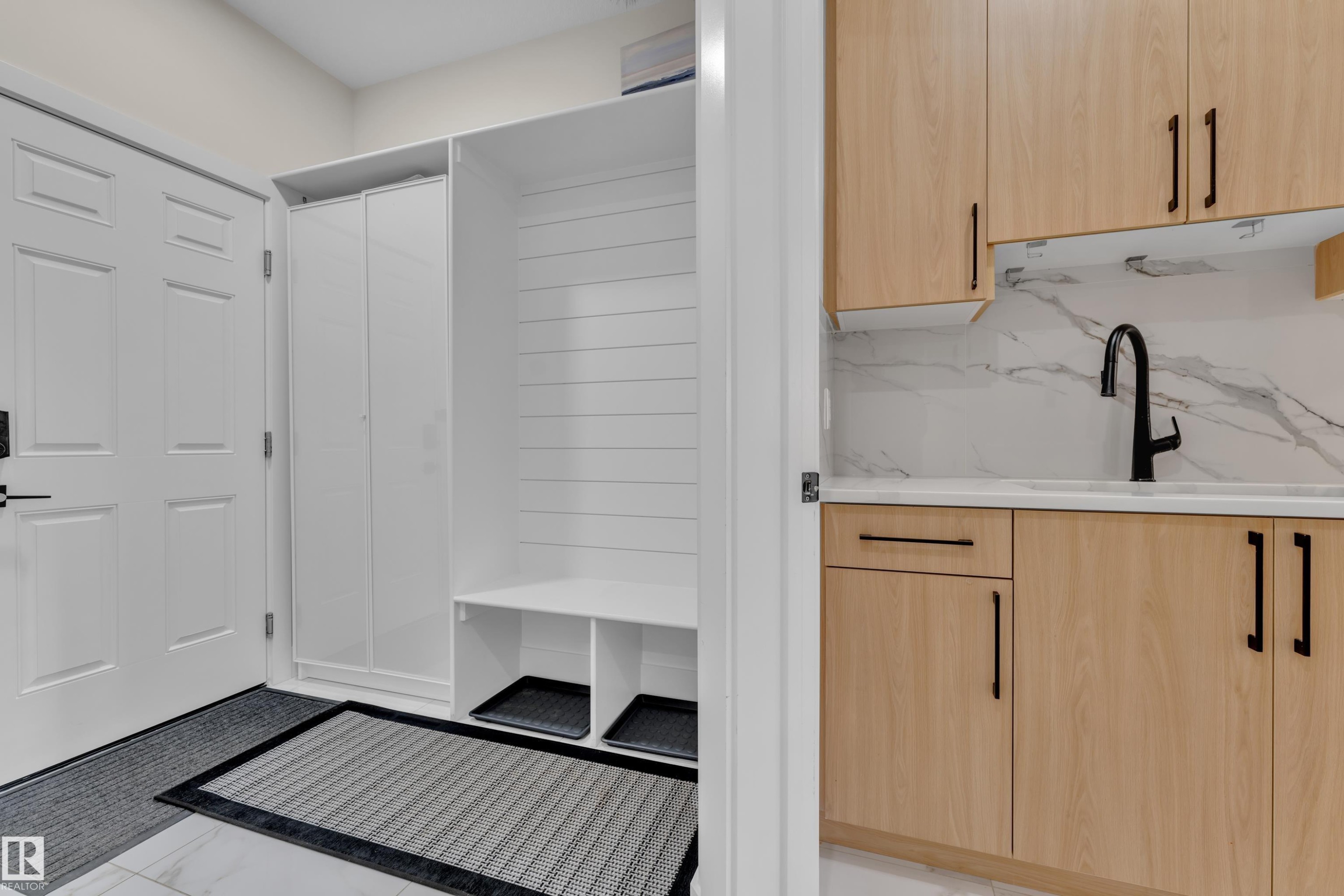 3924 41 Avenue, Beaumont, AB - Indoor