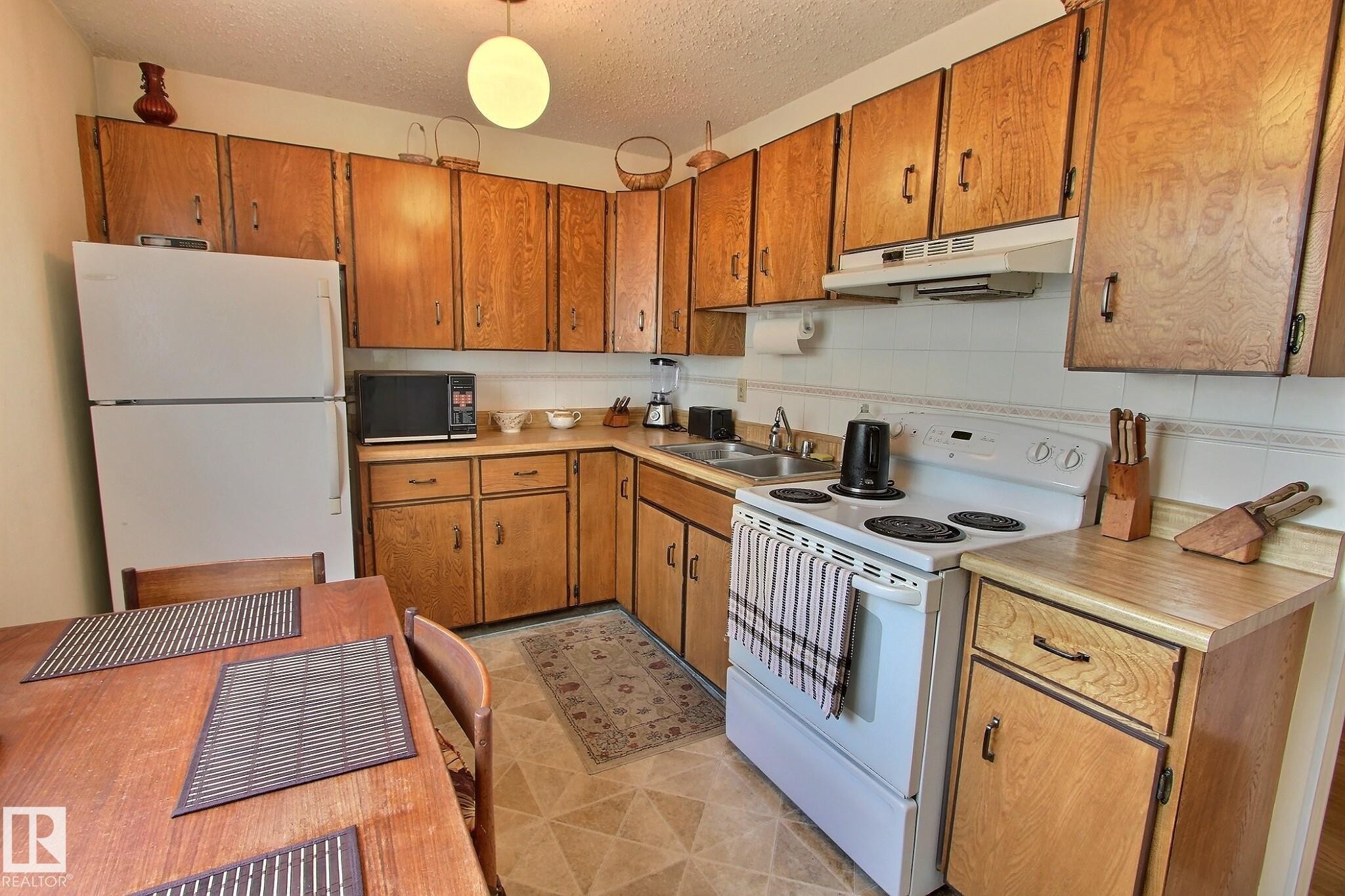 14626 52 Street Nw, Edmonton, AB