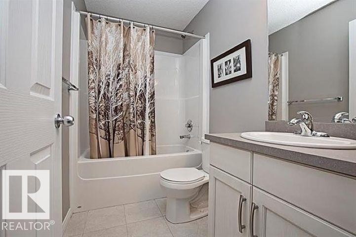#95 4050 Savaryn Dr Sw, Edmonton, AB - Indoor Photo Showing Bathroom