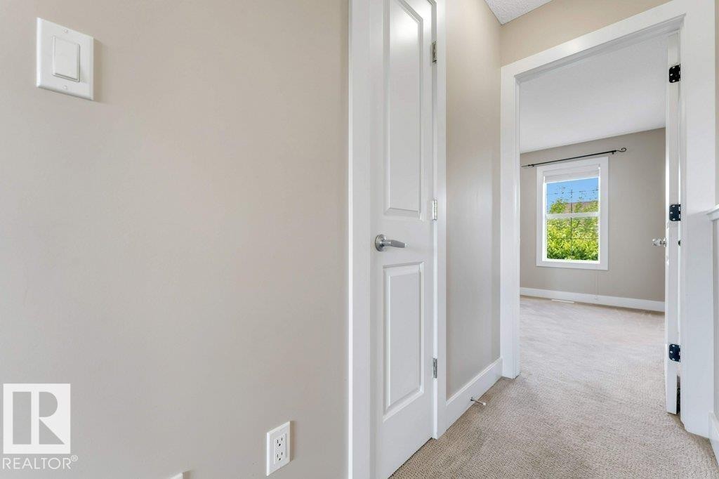 2122 24 Street Nw, Edmonton, AB - Indoor Photo Showing Other Room