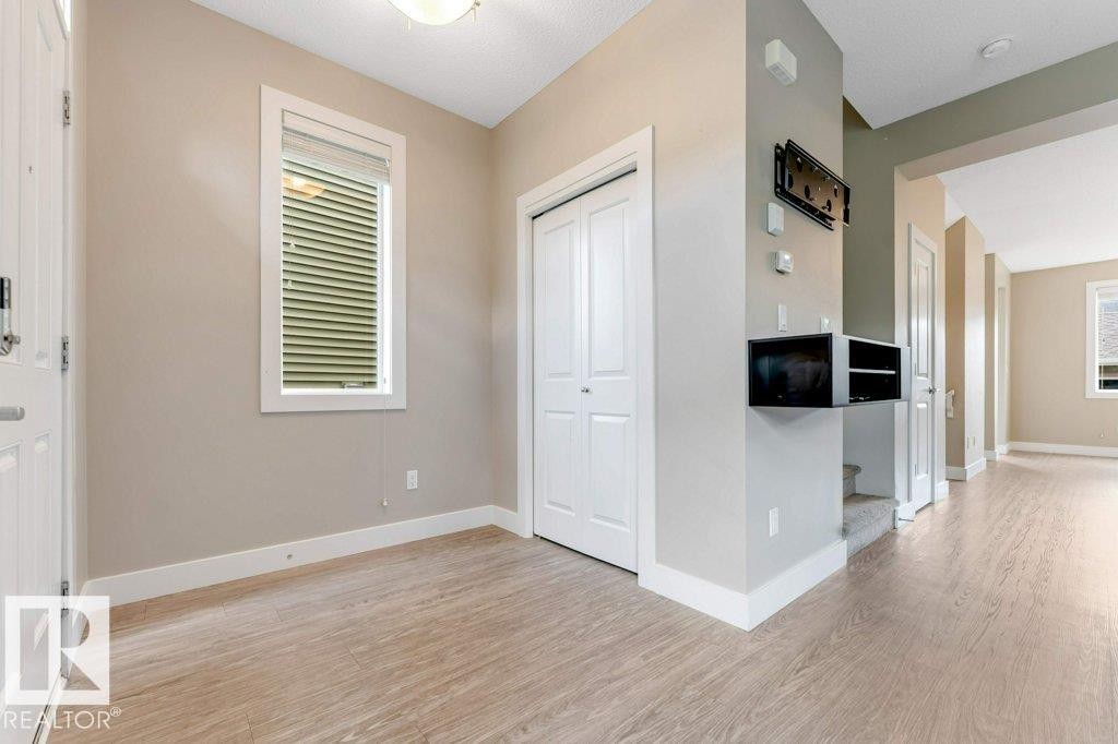 2122 24 Street Nw, Edmonton, AB - Indoor Photo Showing Other Room