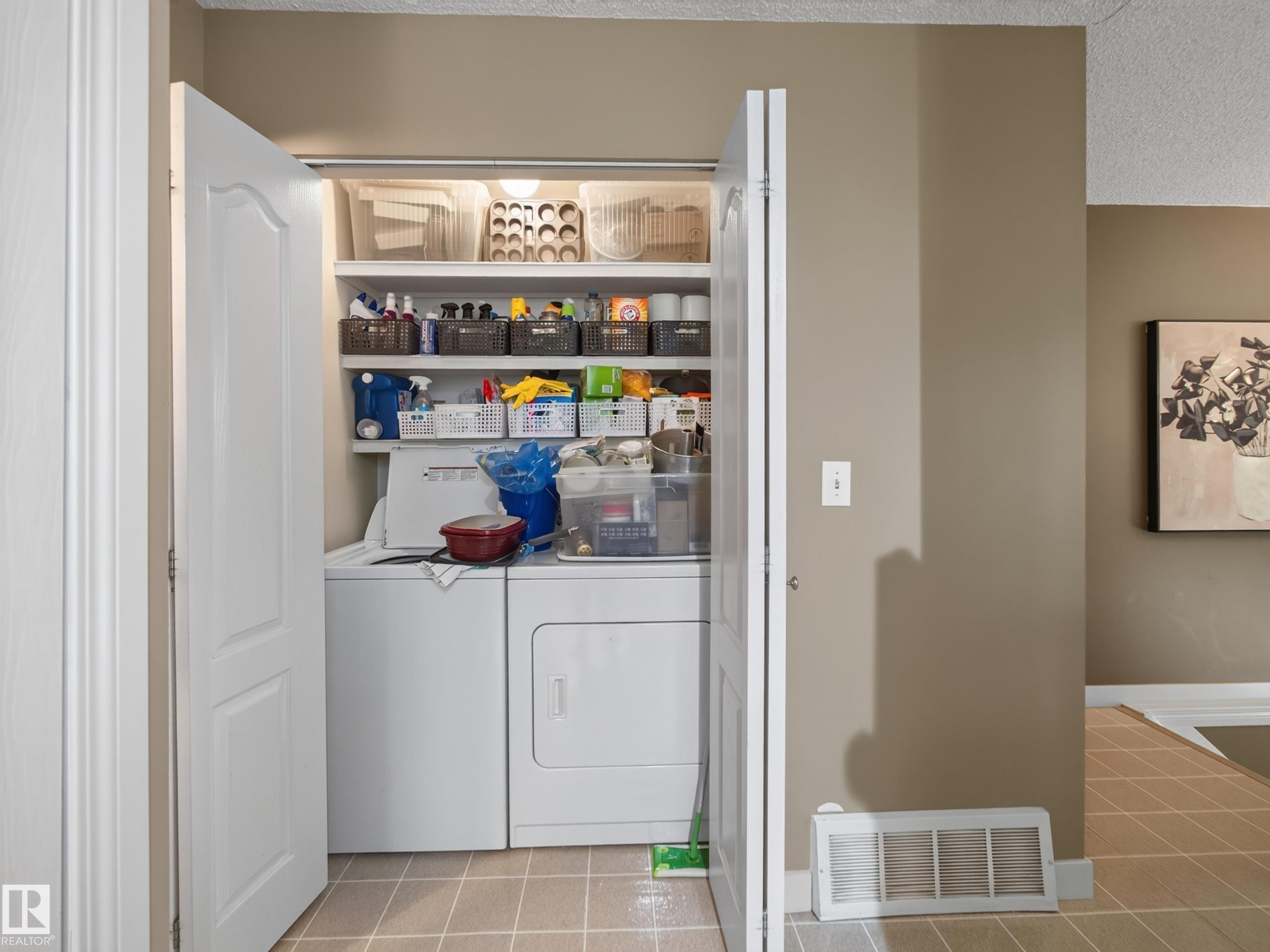 10136 81 Street Nw, Edmonton, AB - Indoor Photo Showing Laundry Room