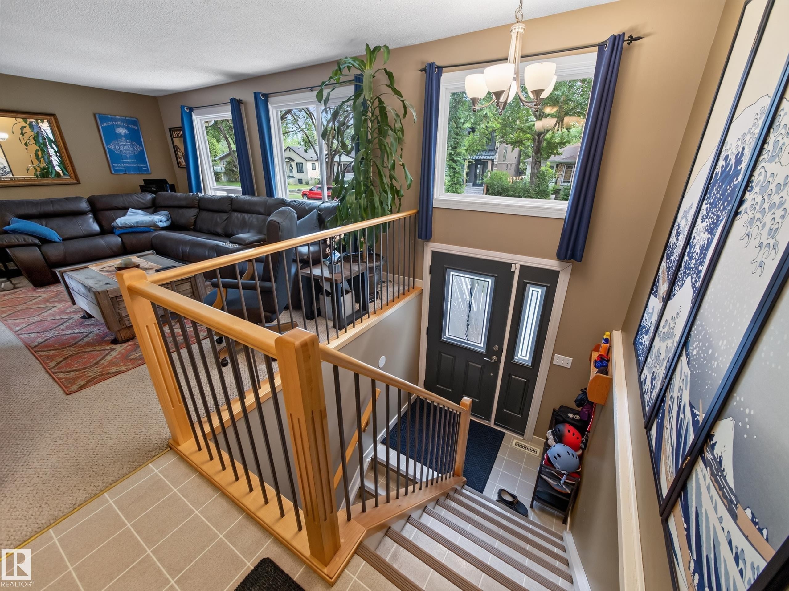 10136 81 Street Nw, Edmonton, AB - Indoor Photo Showing Other Room