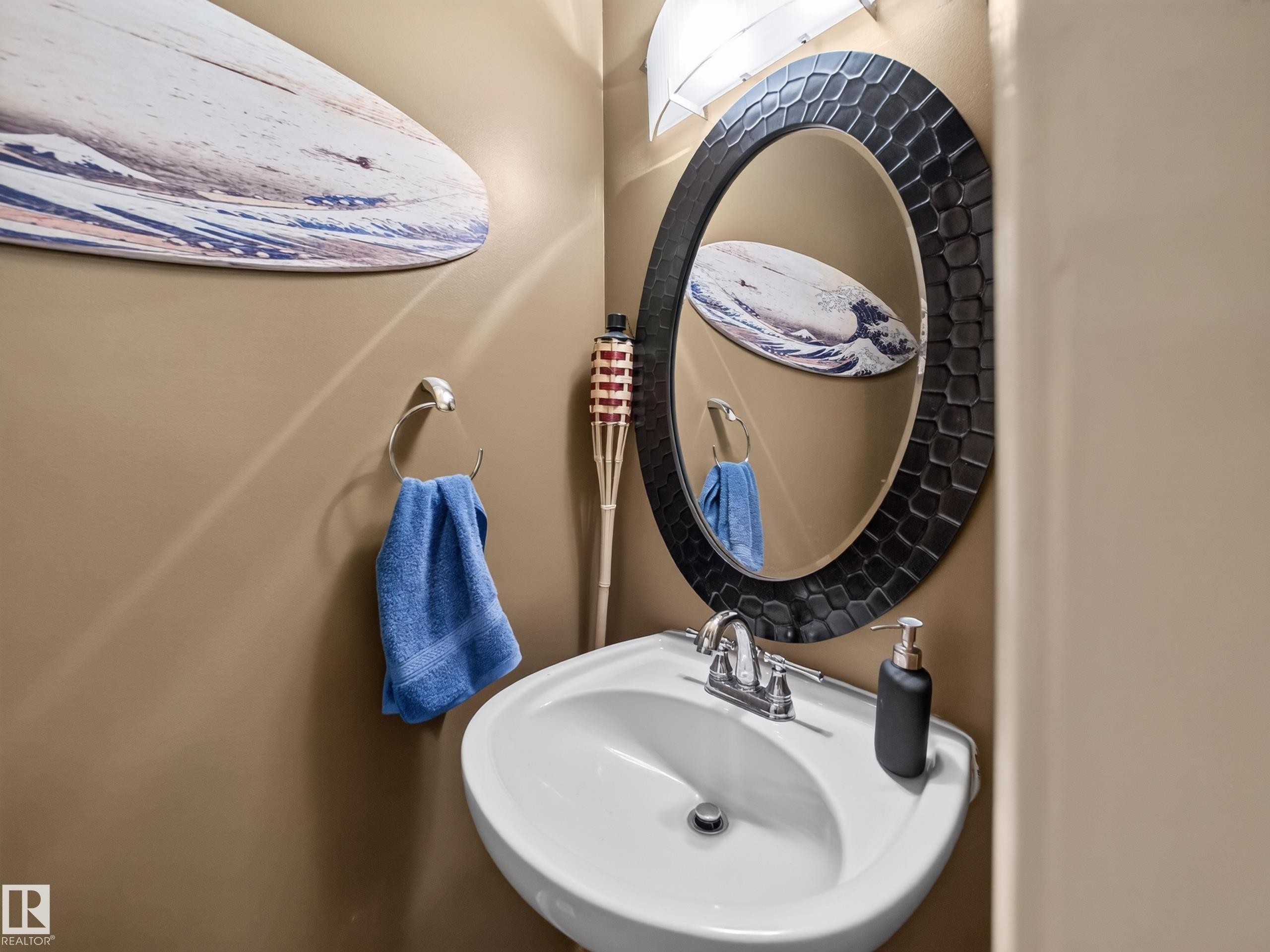 10136 81 Street Nw, Edmonton, AB - Indoor Photo Showing Bathroom