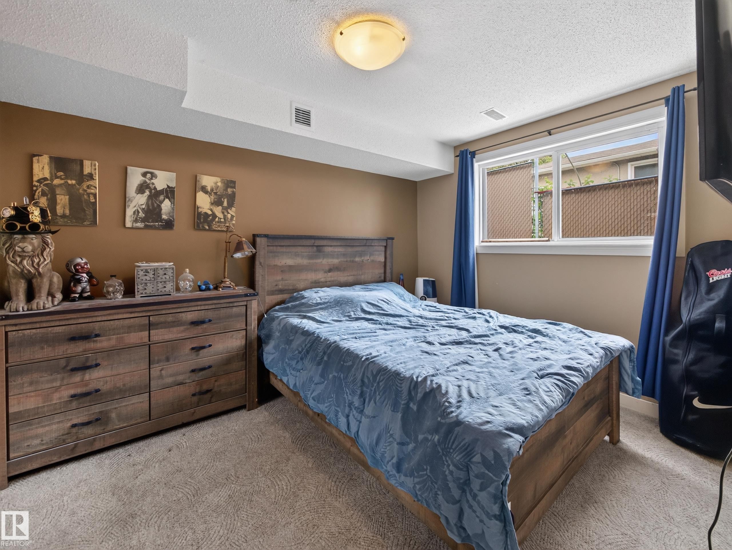 10136 81 Street Nw, Edmonton, AB - Indoor Photo Showing Bedroom
