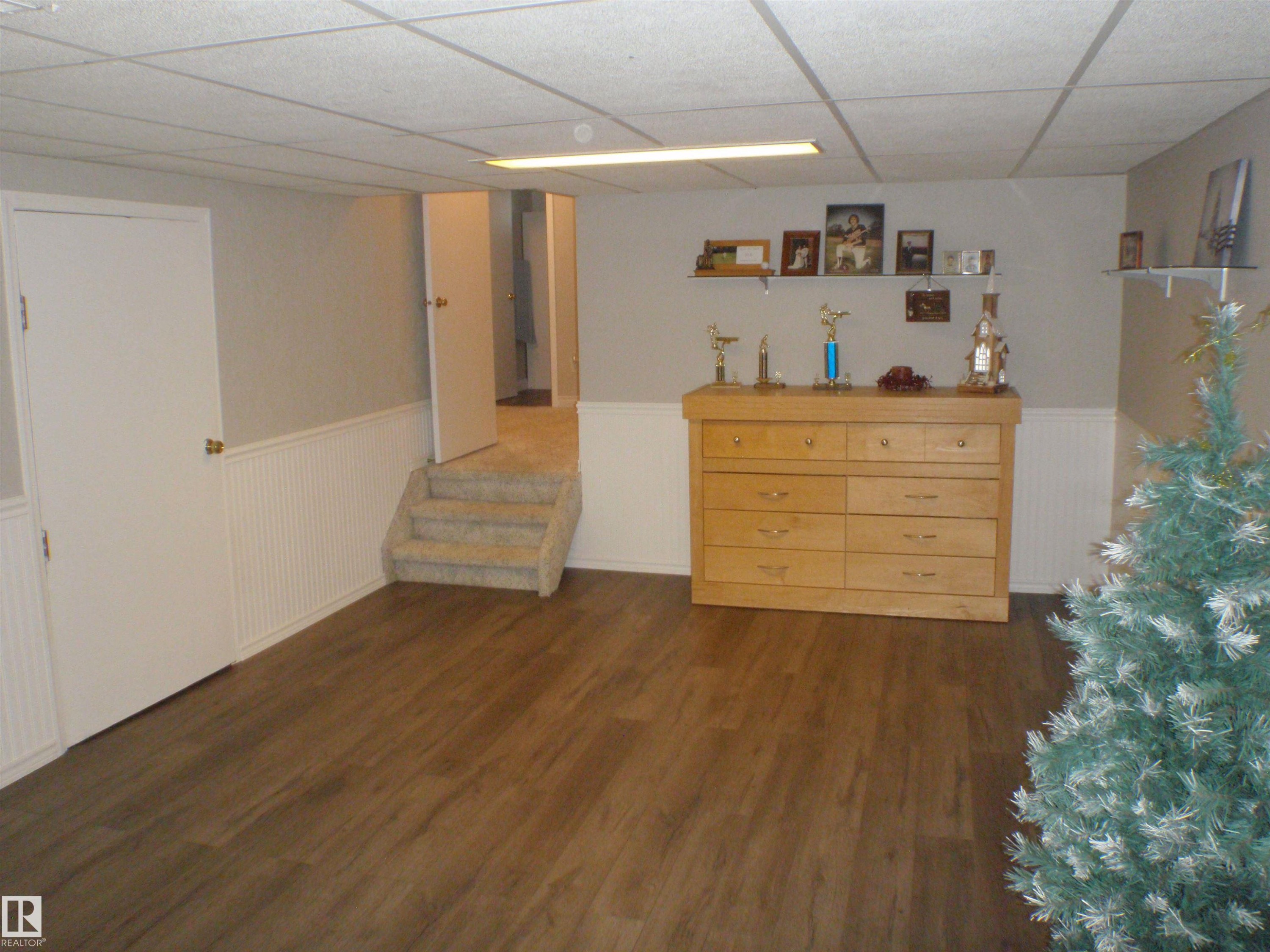 5802 53 Street, Barrhead, AB - Indoor