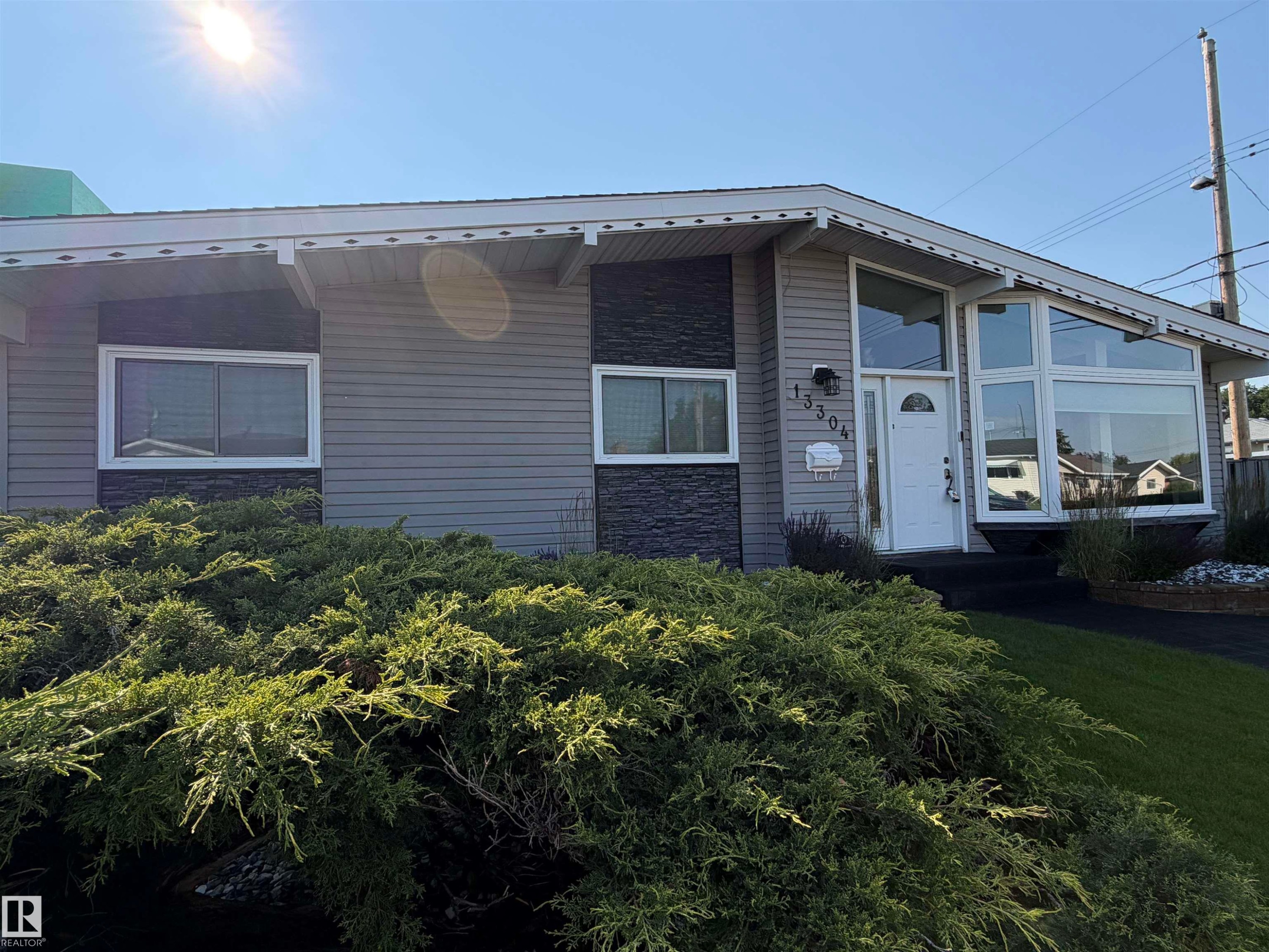 13304 70 Street Nw, Edmonton, AB - Outdoor