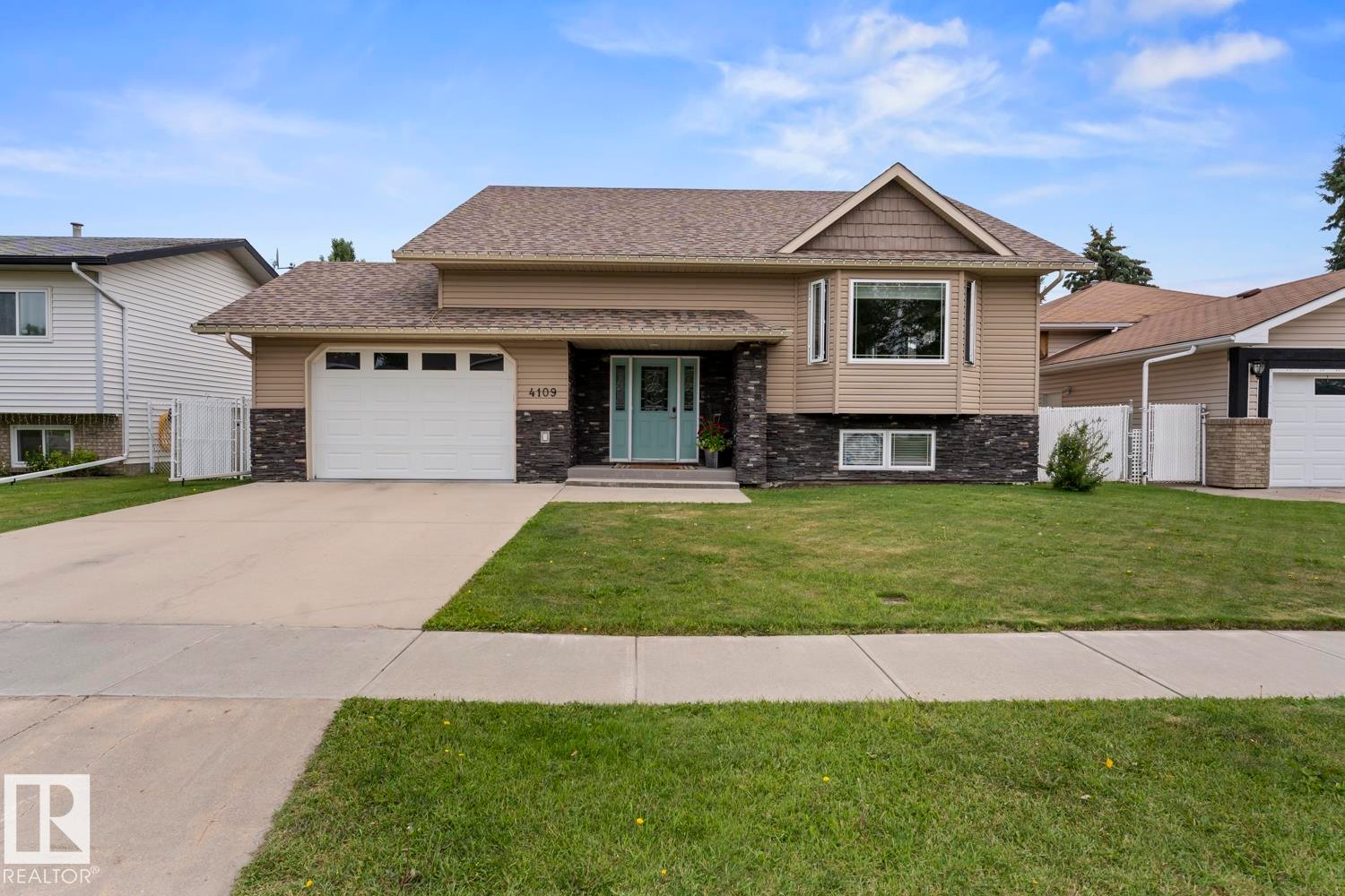 4109 40 Street, Bonnyville Town, AB - Outdoor With Facade
