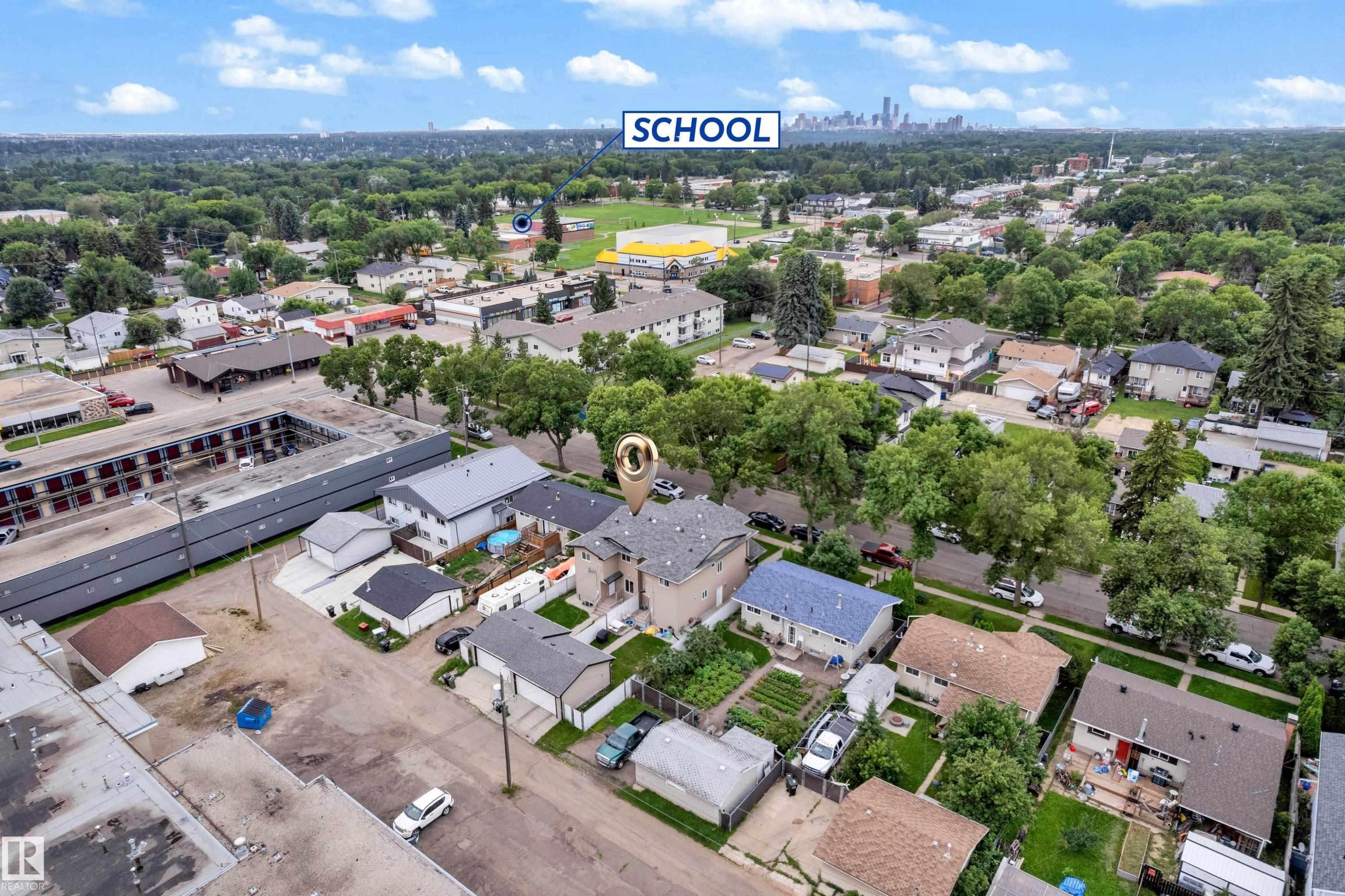 Image quality insufficient for description - 11817 37 Street Nw, Edmonton, AB - Outdoor With View