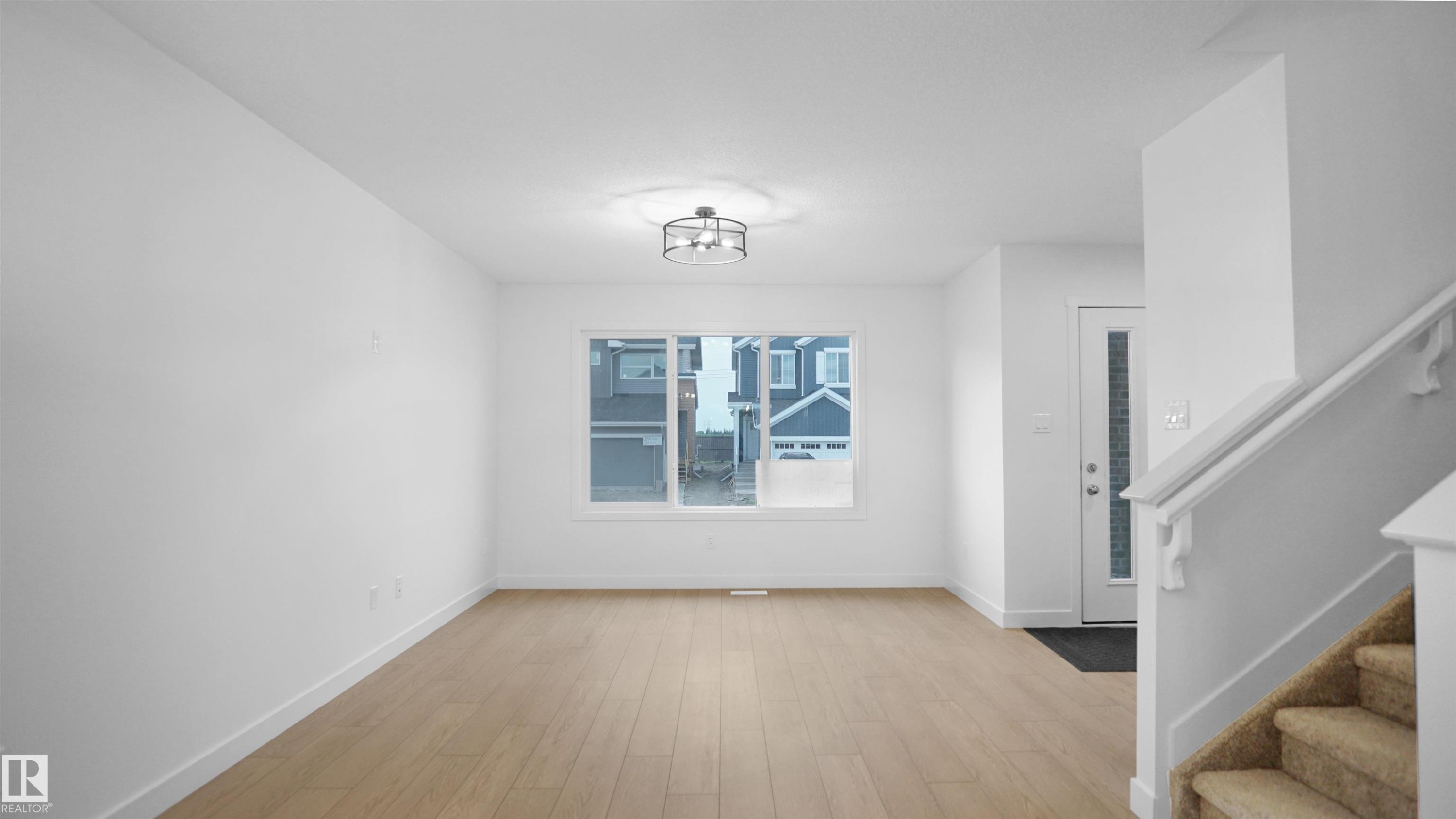 7391 Keeler Crescent Sw, Edmonton, AB - Indoor Photo Showing Other Room